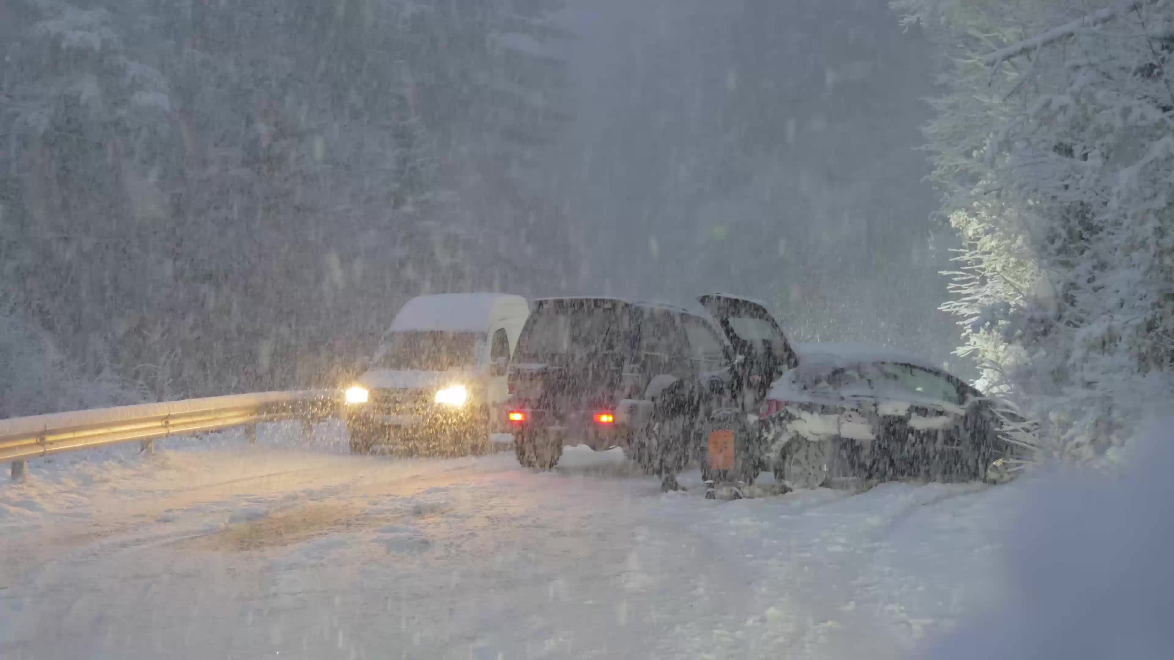 Heavy snowfall in L'Aquila caused traffic chaos
