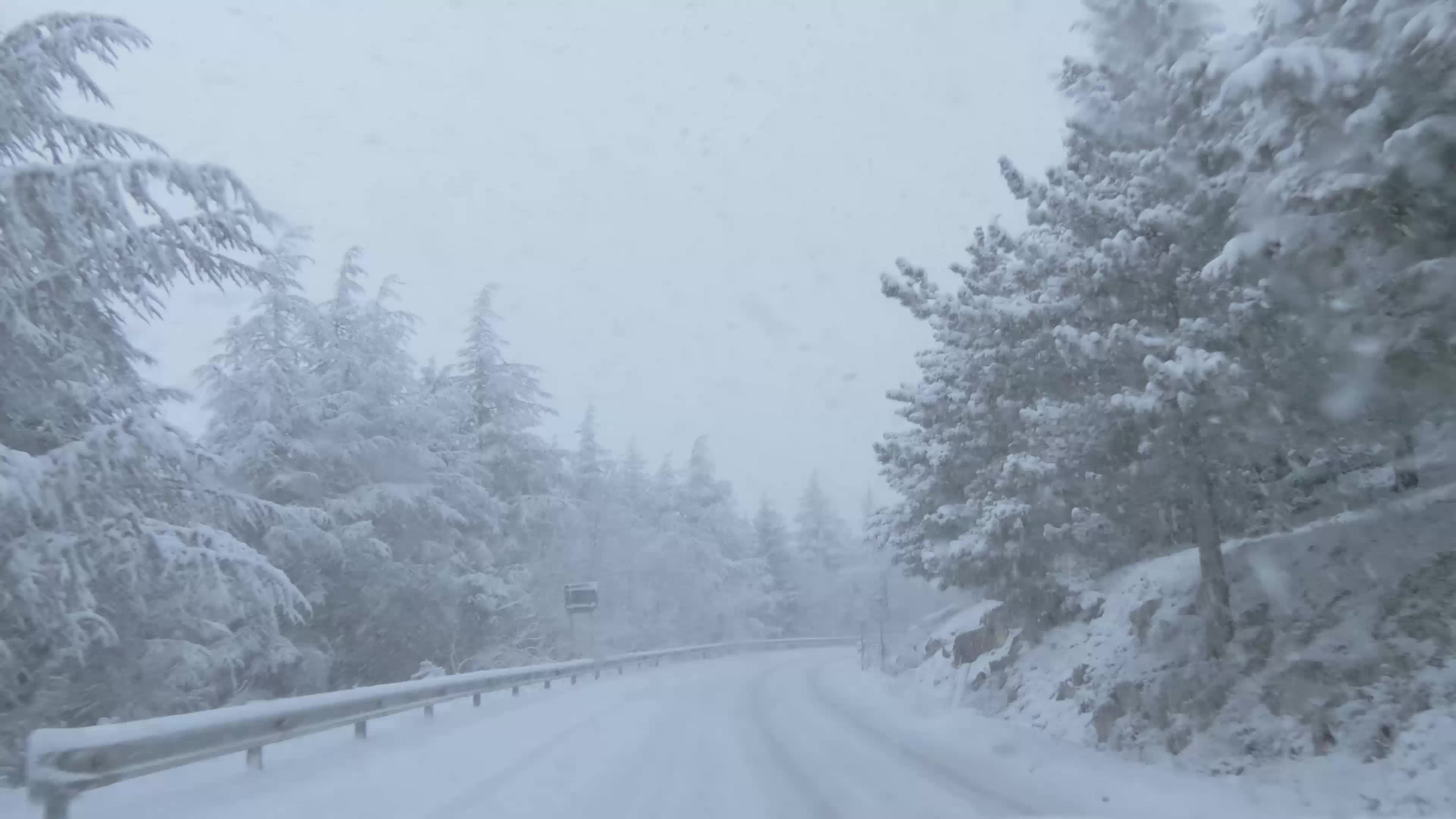 Heavy snowfall in L'Aquila caused traffic chaos