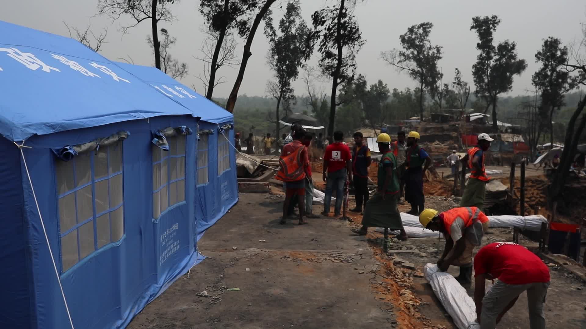 Massive fire devastates Rohingya refugee camp