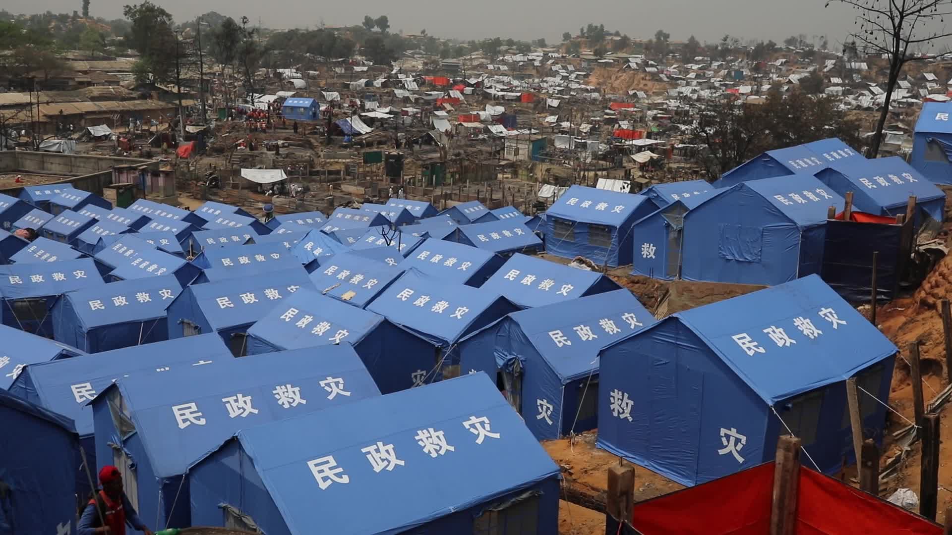 Massive fire devastates Rohingya refugee camp