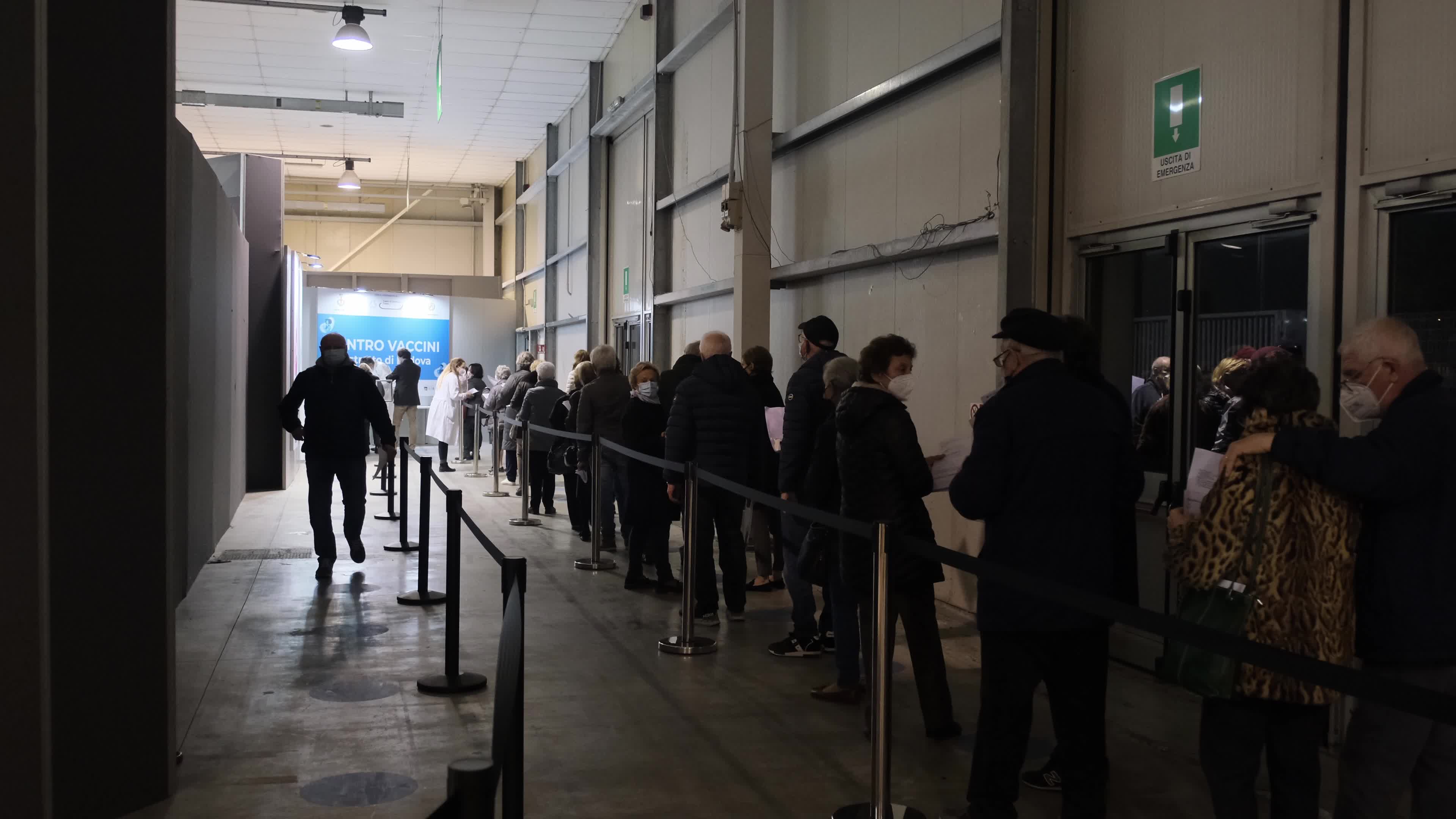 Night queue for the Covid-19 vaccination in Padua