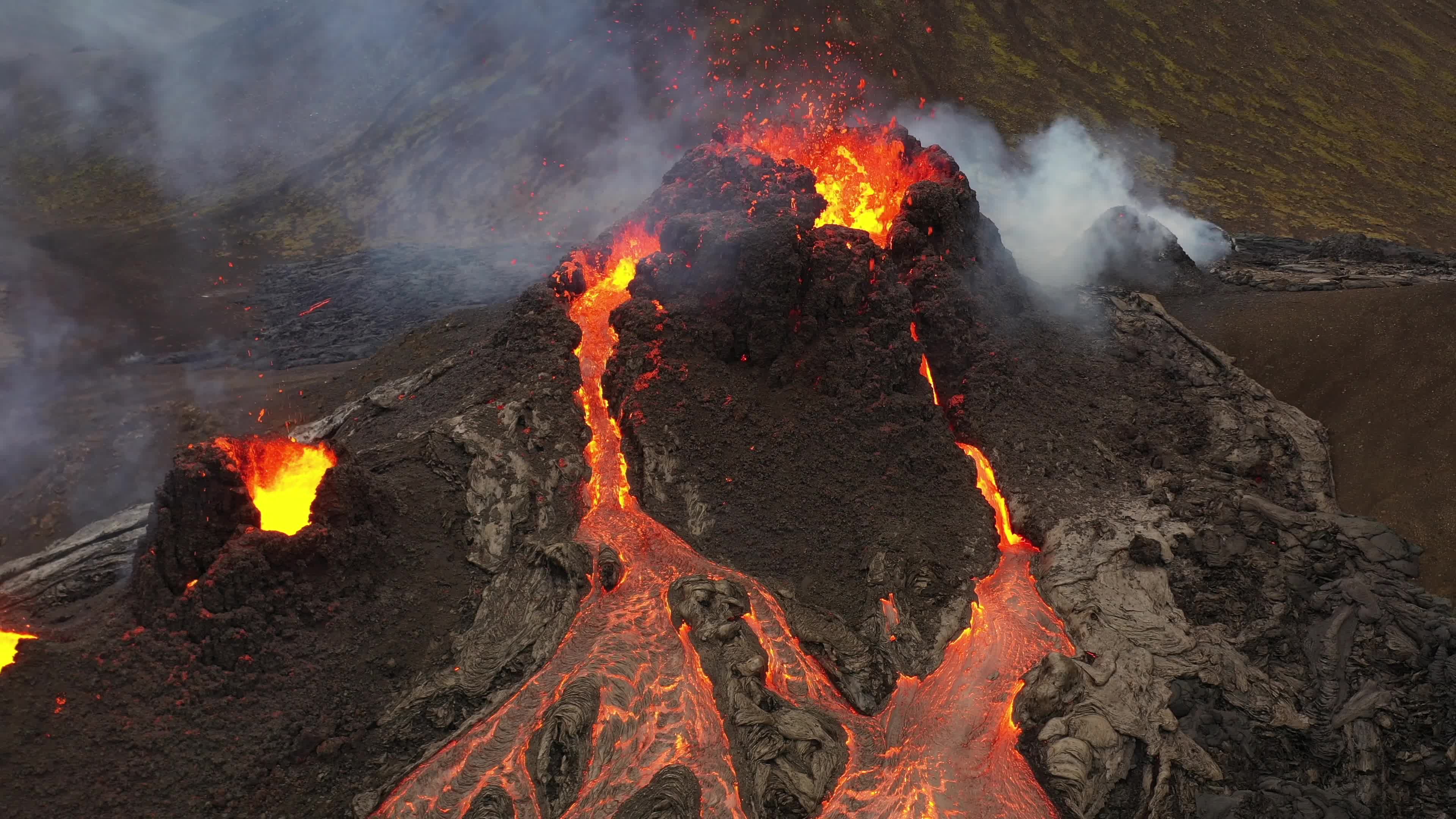 Geldingadalur volcano eruption Iceland