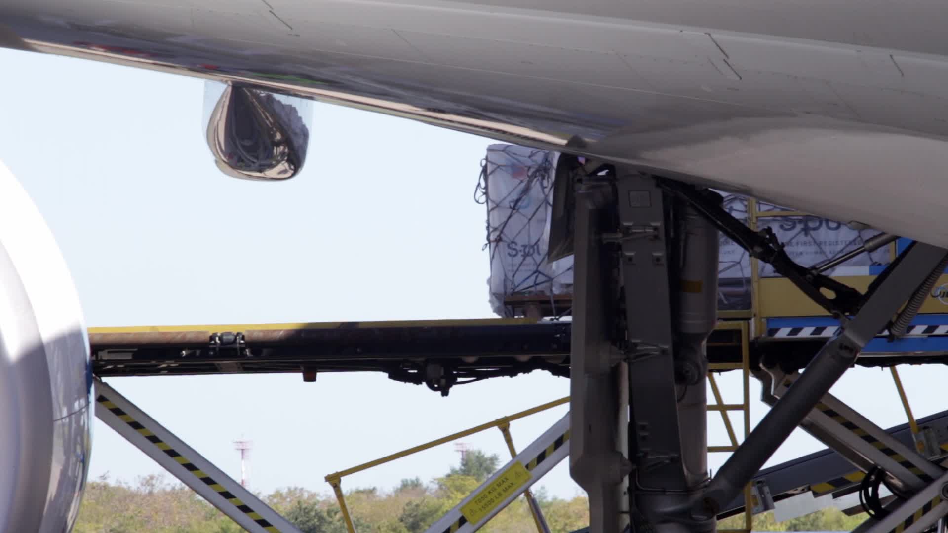 Arrival of a new flight with Sputnik V vaccines to Argentina
