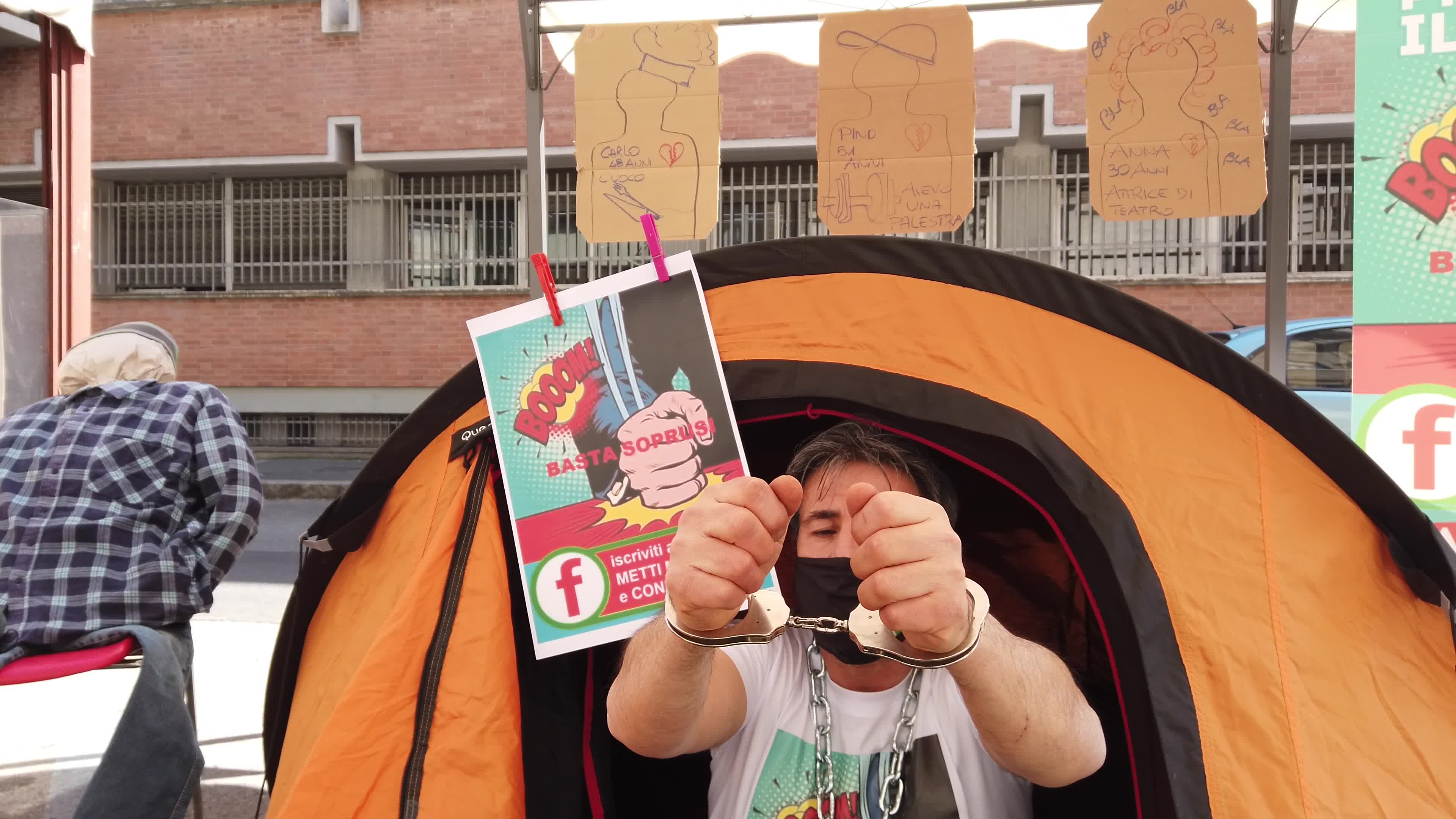 Handcuffed bartender goes on hunger strike against government policies