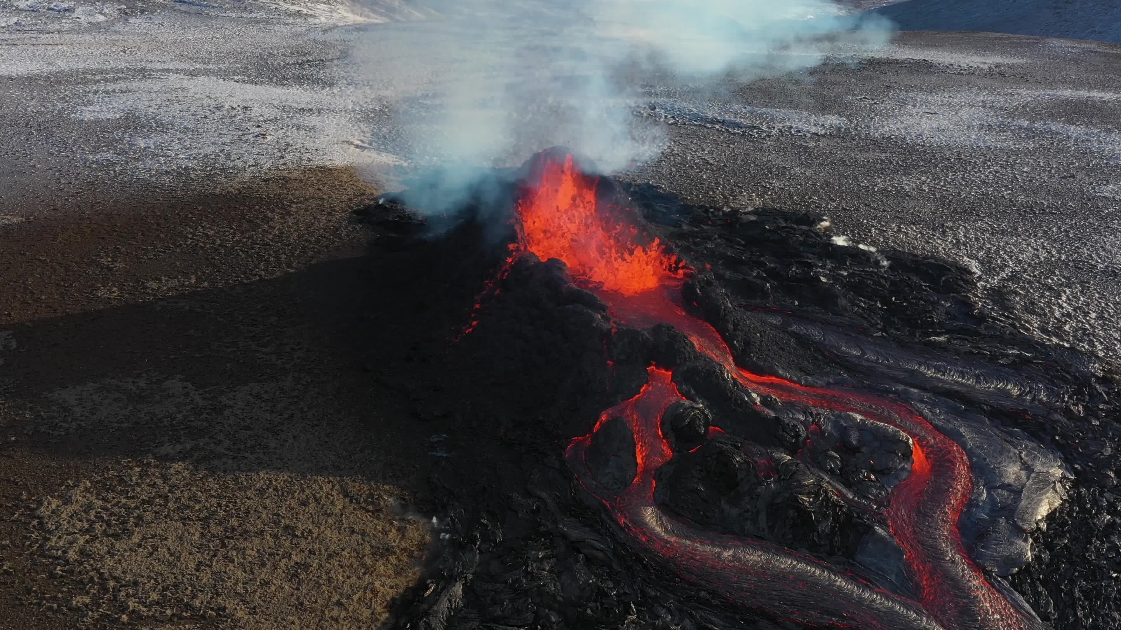 New volcano craters in Geldingadalir and Meradalir