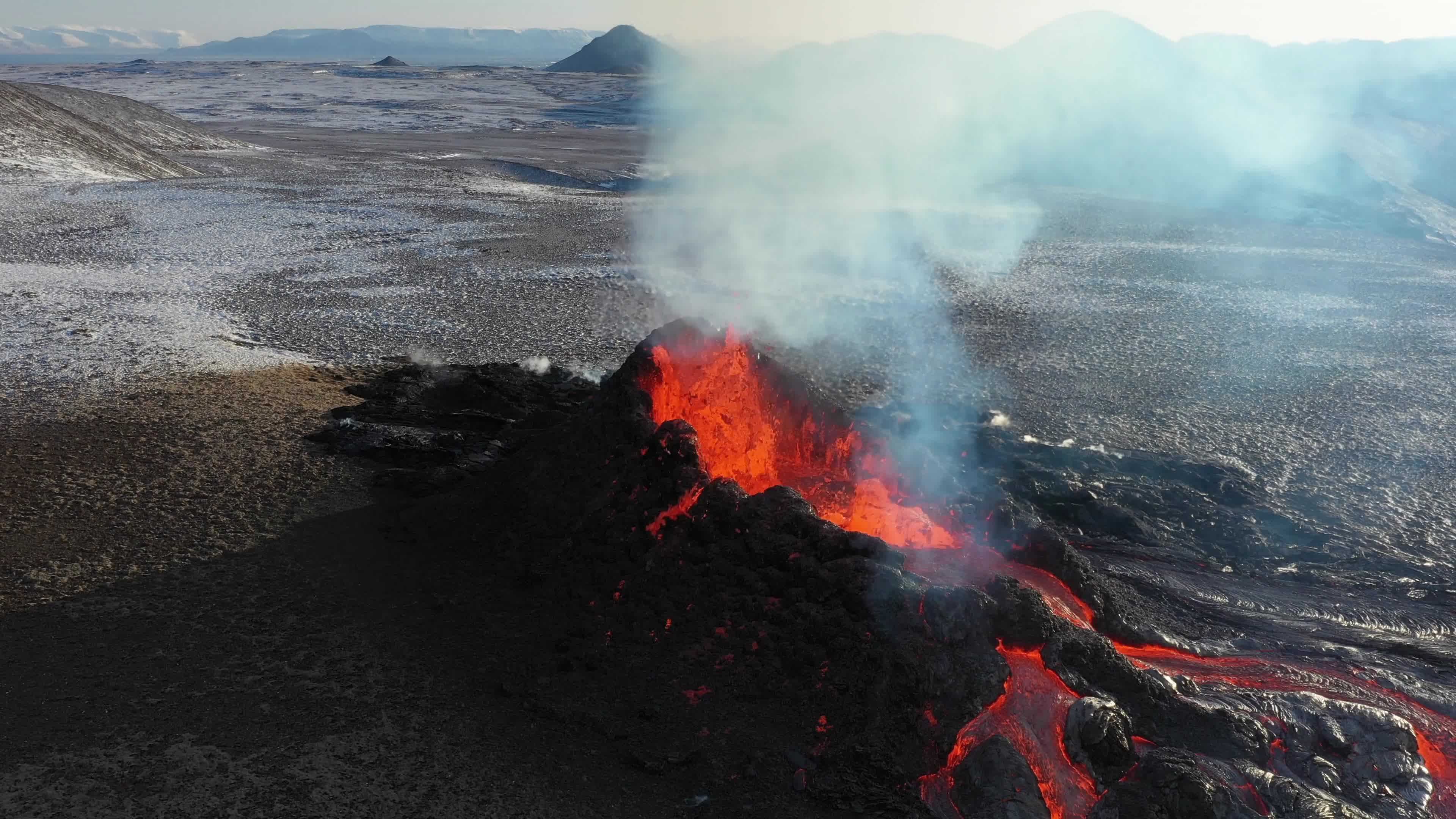 New volcano craters in Geldingadalir and Meradalir