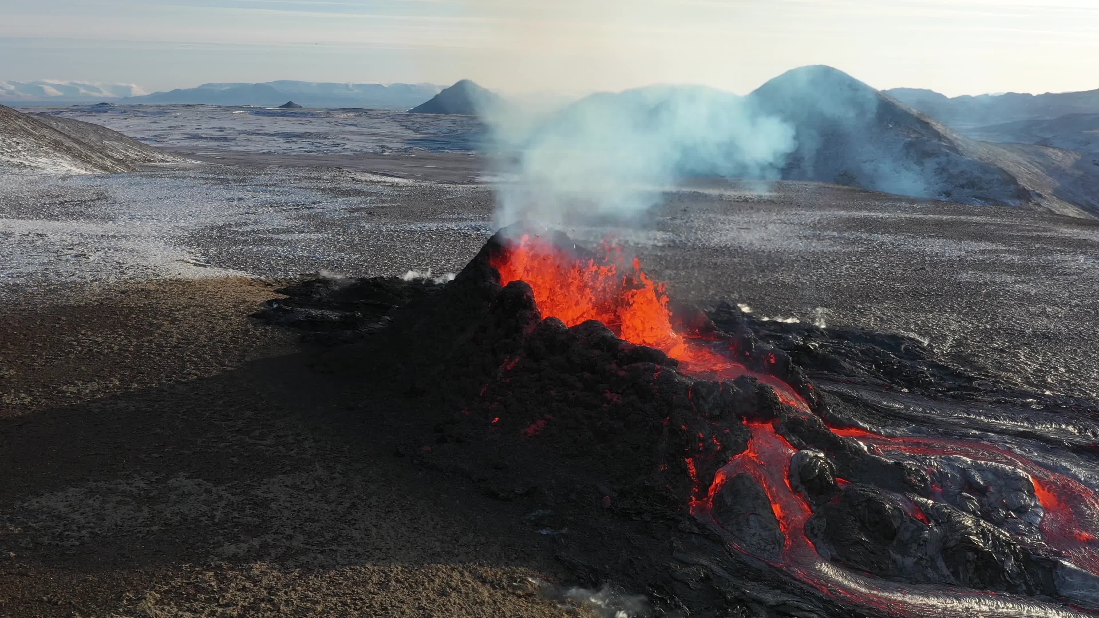 New volcano craters in Geldingadalir and Meradalir