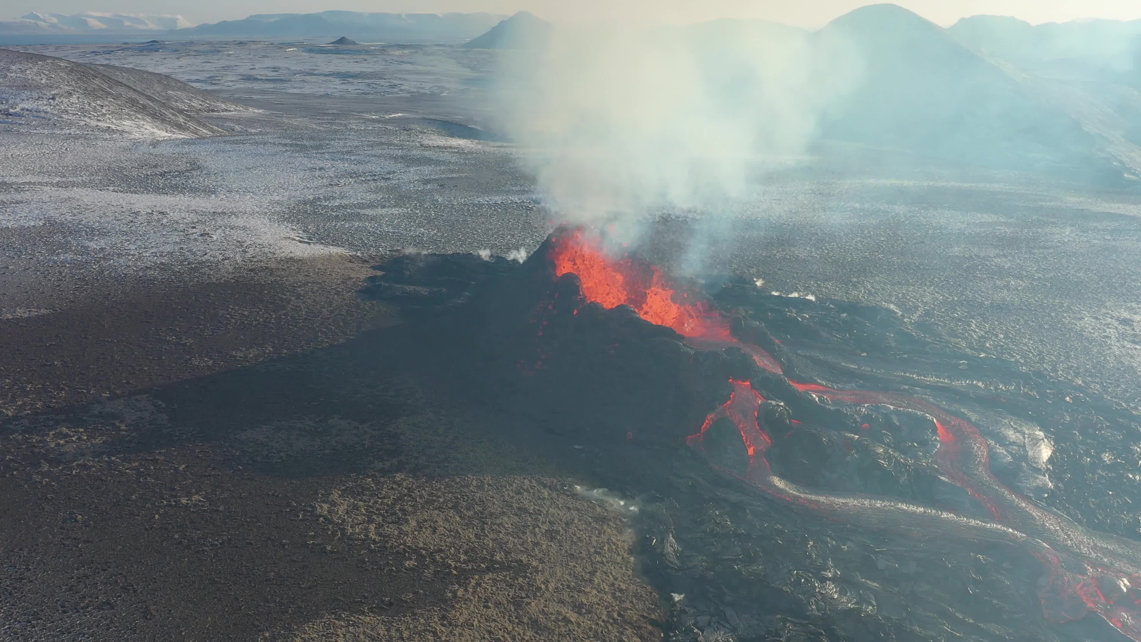 New volcano craters in Geldingadalir and Meradalir