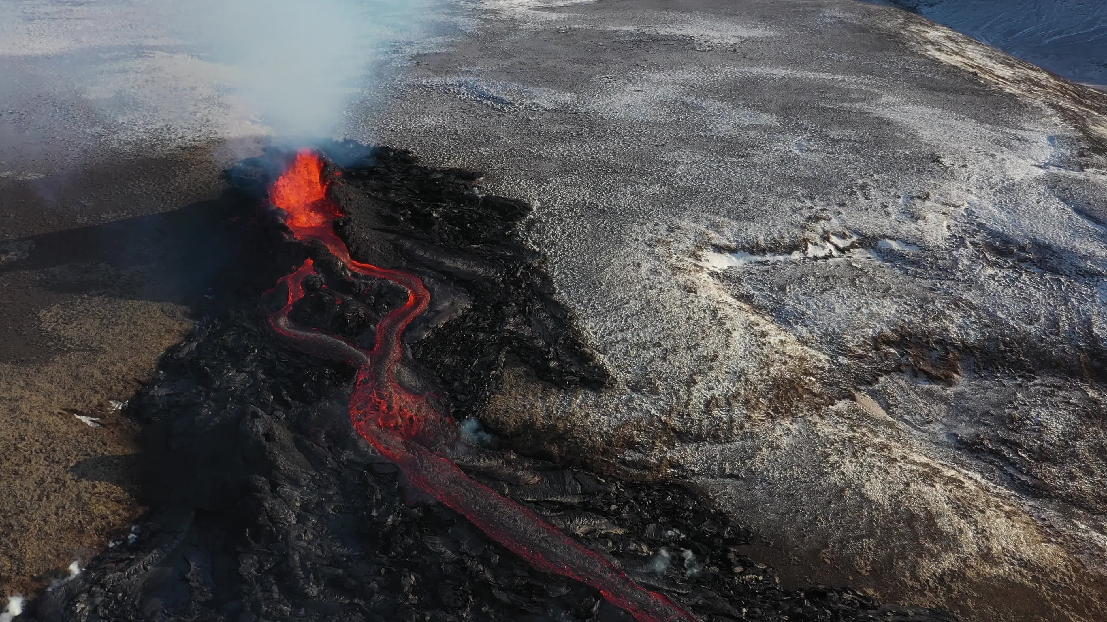 New volcano craters in Geldingadalir and Meradalir
