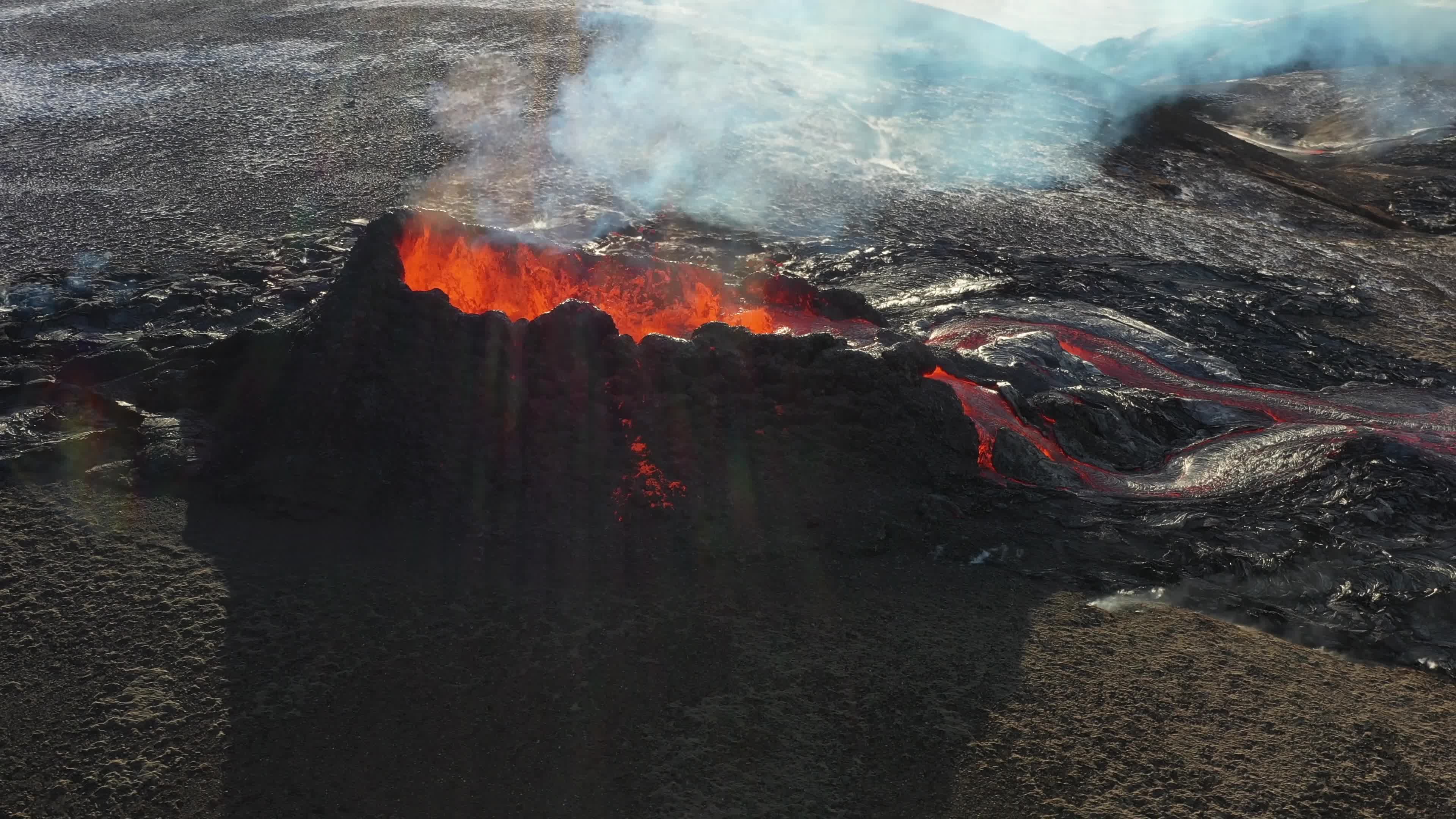 New volcano craters in Geldingadalir and Meradalir