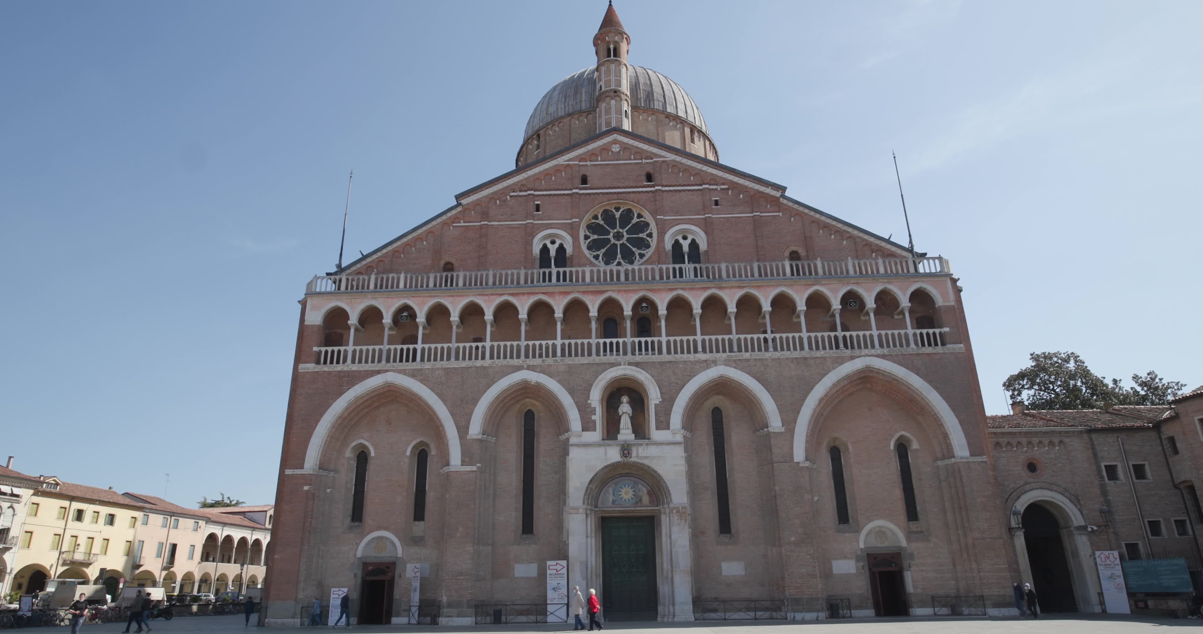 Easter Monday on 'red zone' in Italy