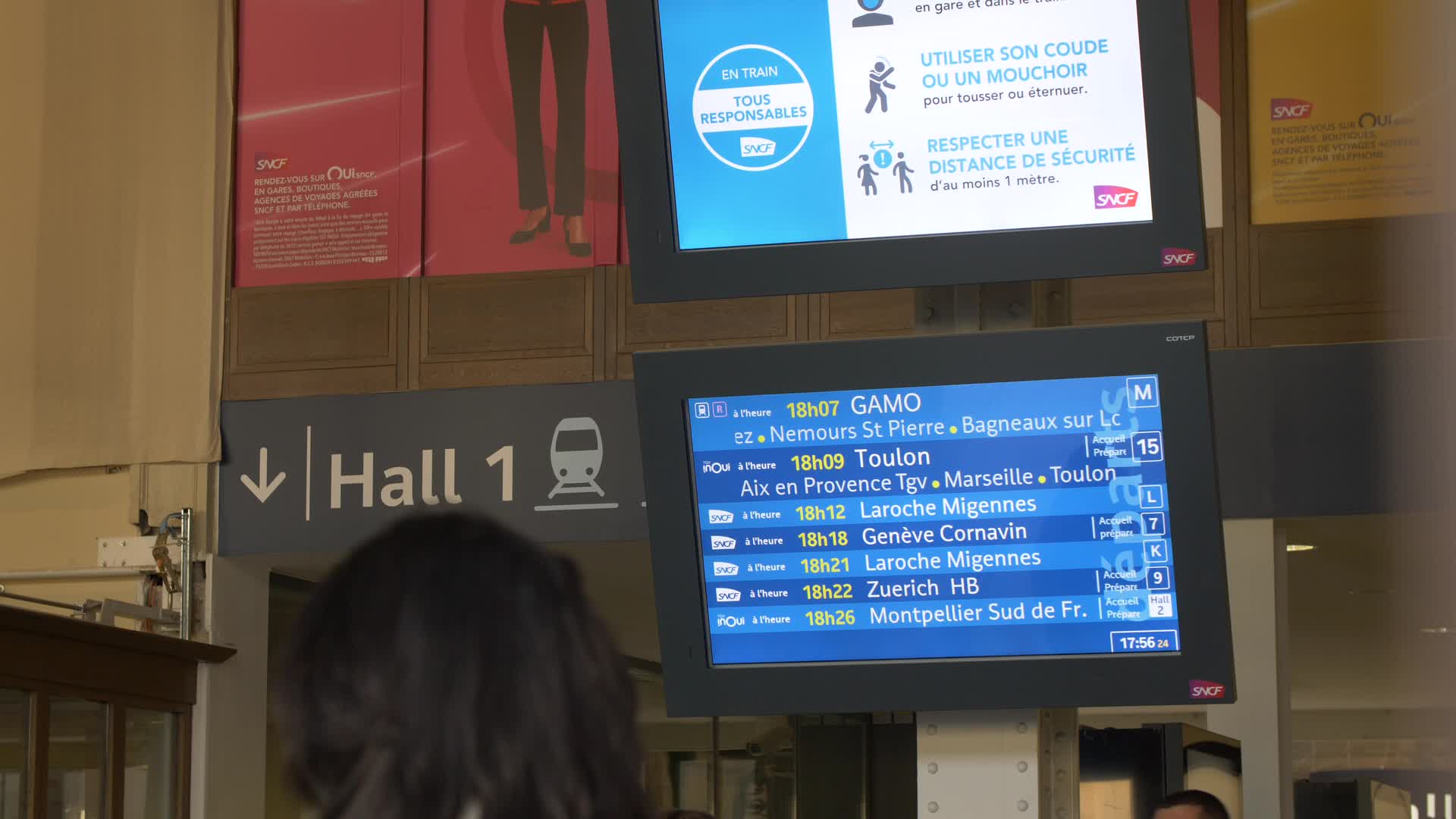 Thousands leave Paris by train before lockdown takes effect