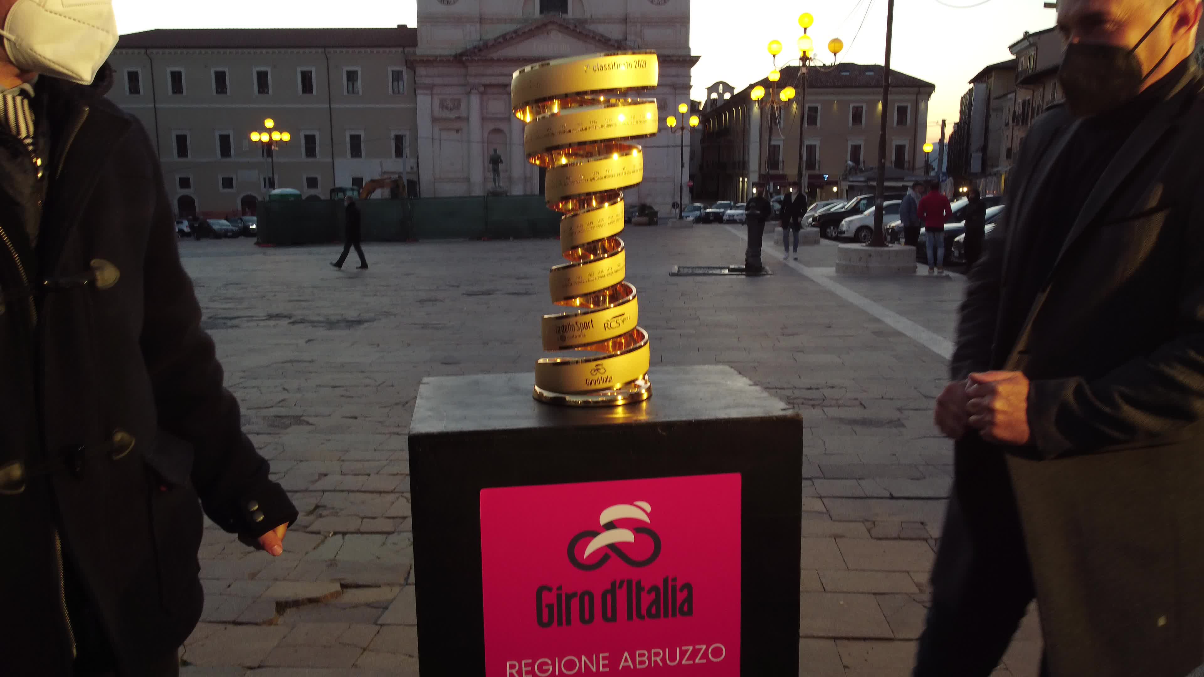 Giro d'Italia Trophy arrives in L'Aquila