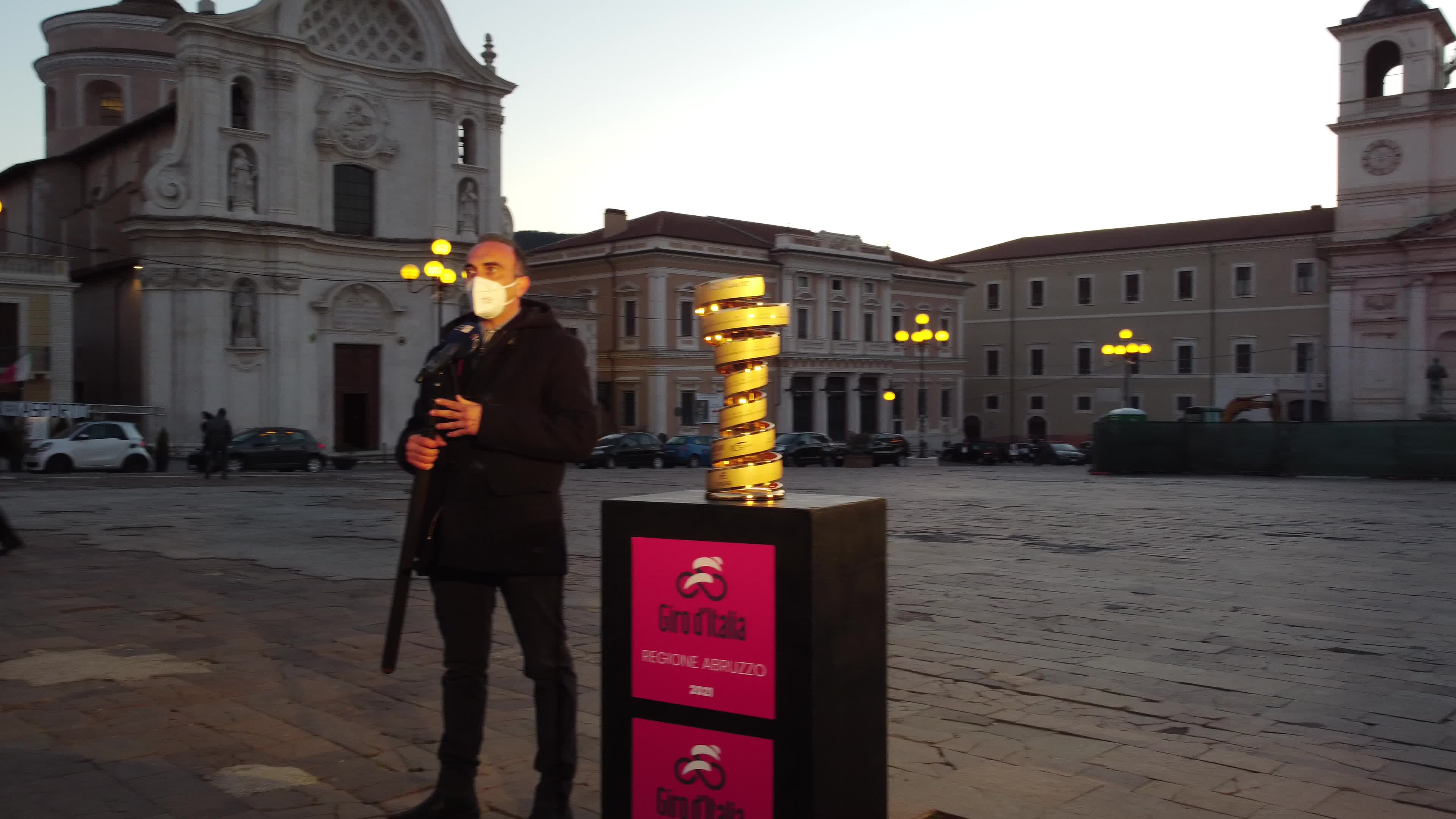 Giro d'Italia Trophy arrives in L'Aquila