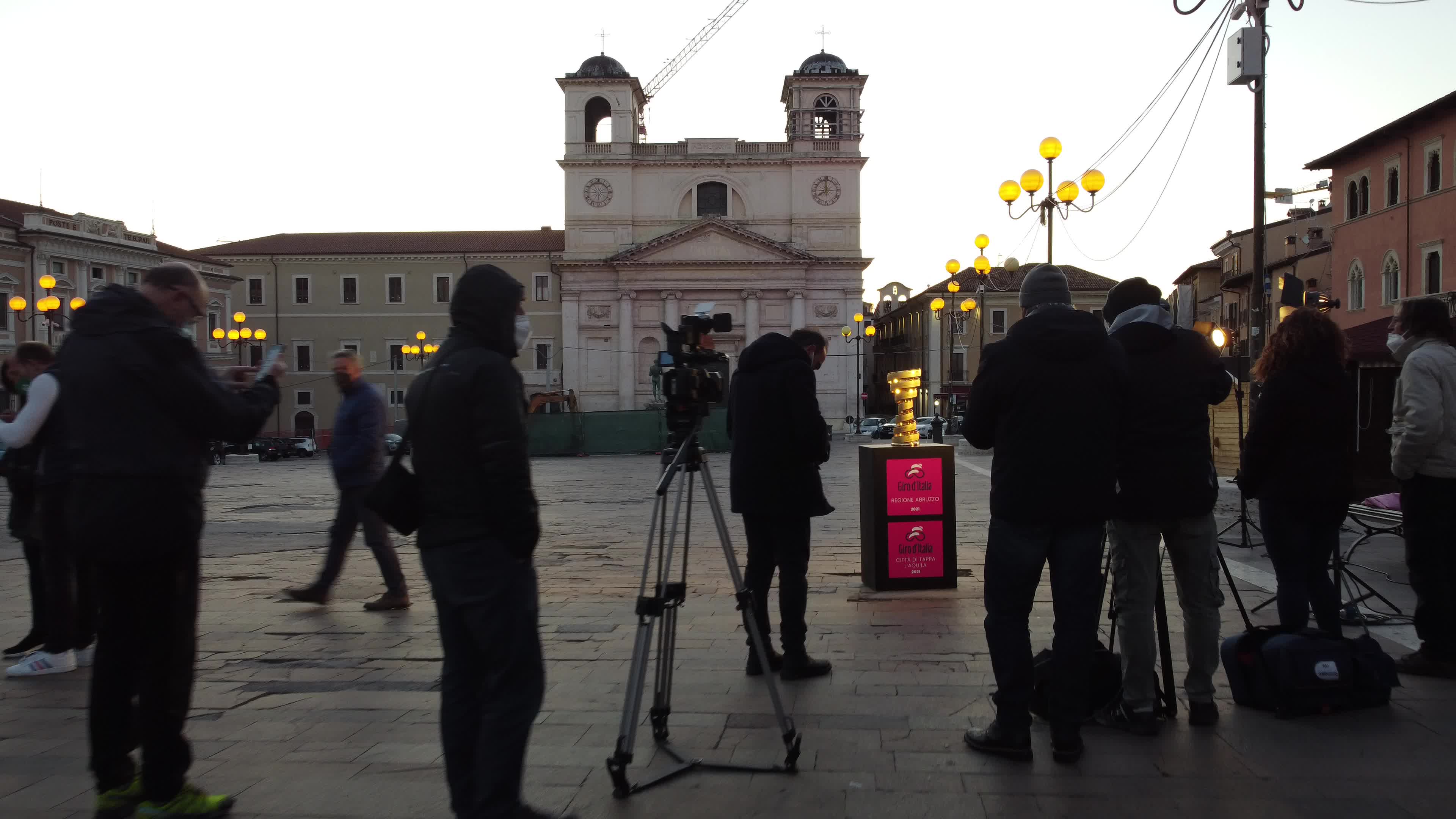 Giro d'Italia Trophy arrives in L'Aquila