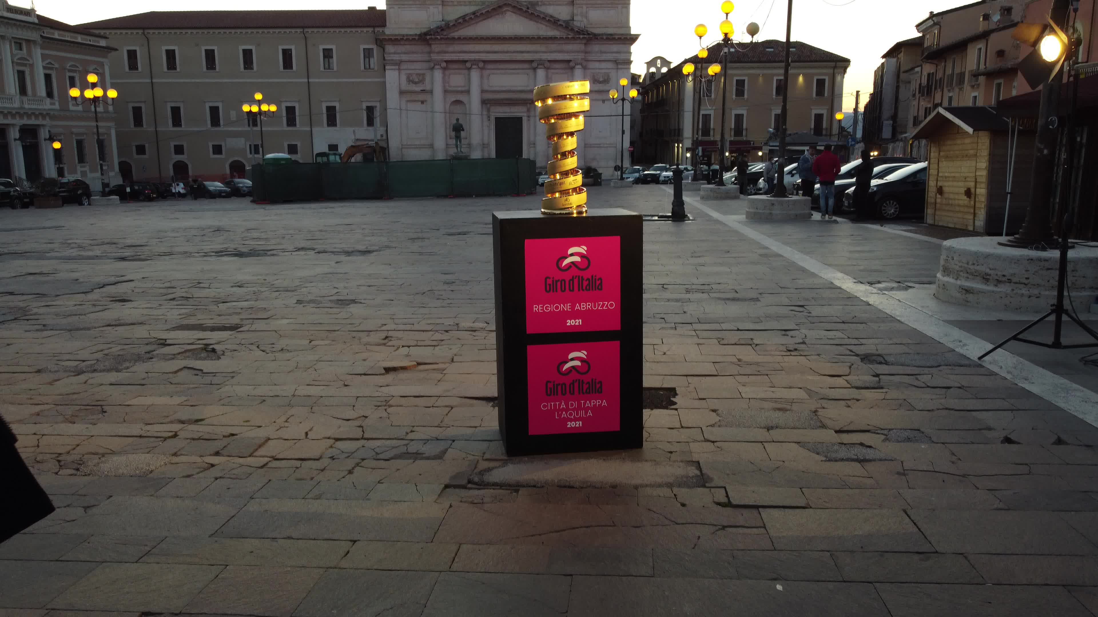 Giro d'Italia Trophy arrives in L'Aquila