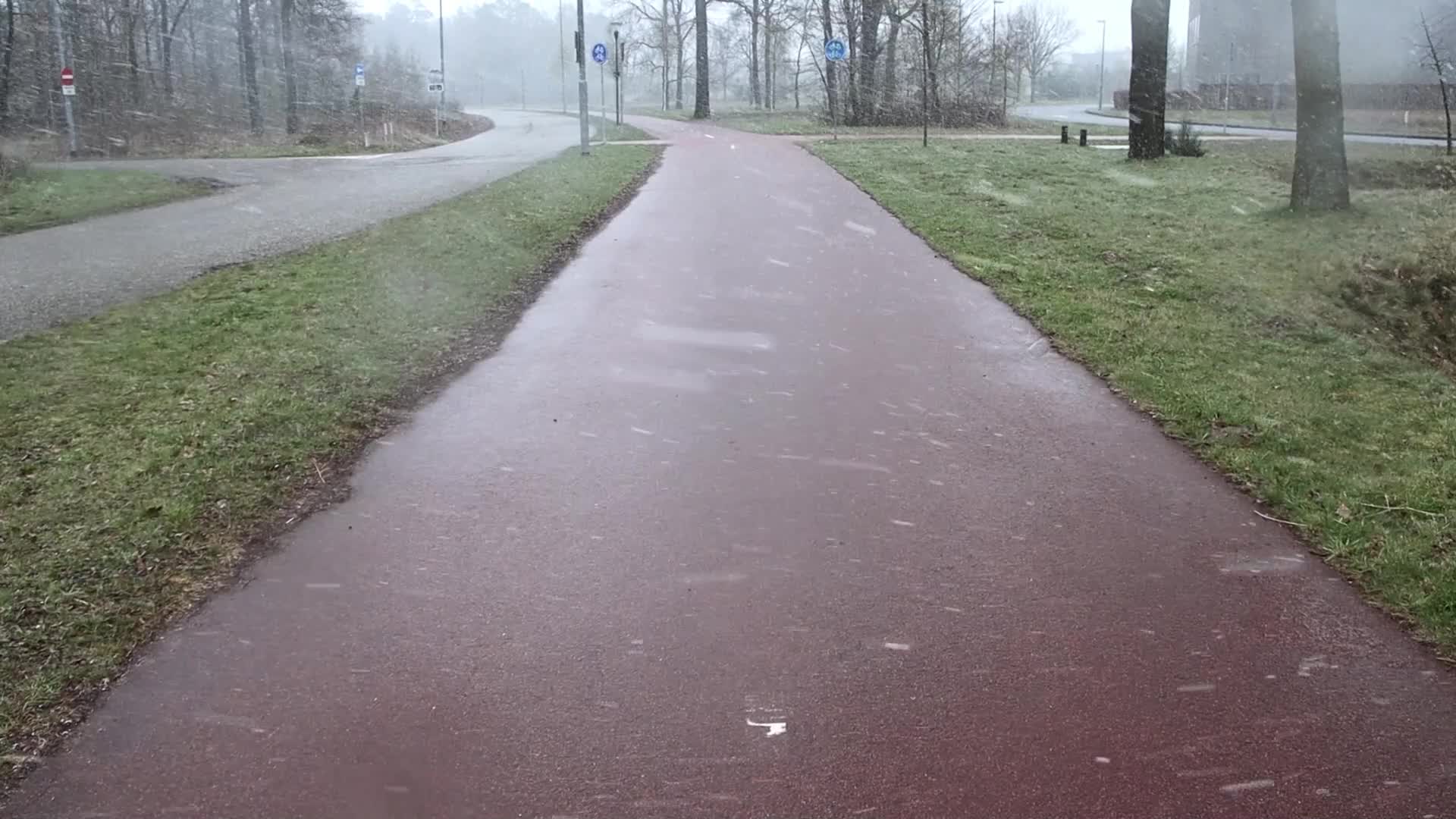 Snowfall in Netherlands during the Easter Monday