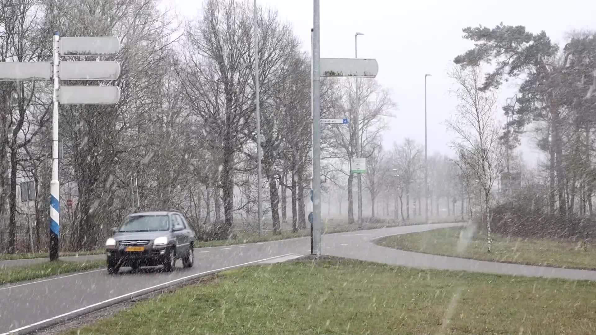 Snowfall in Netherlands during the Easter Monday
