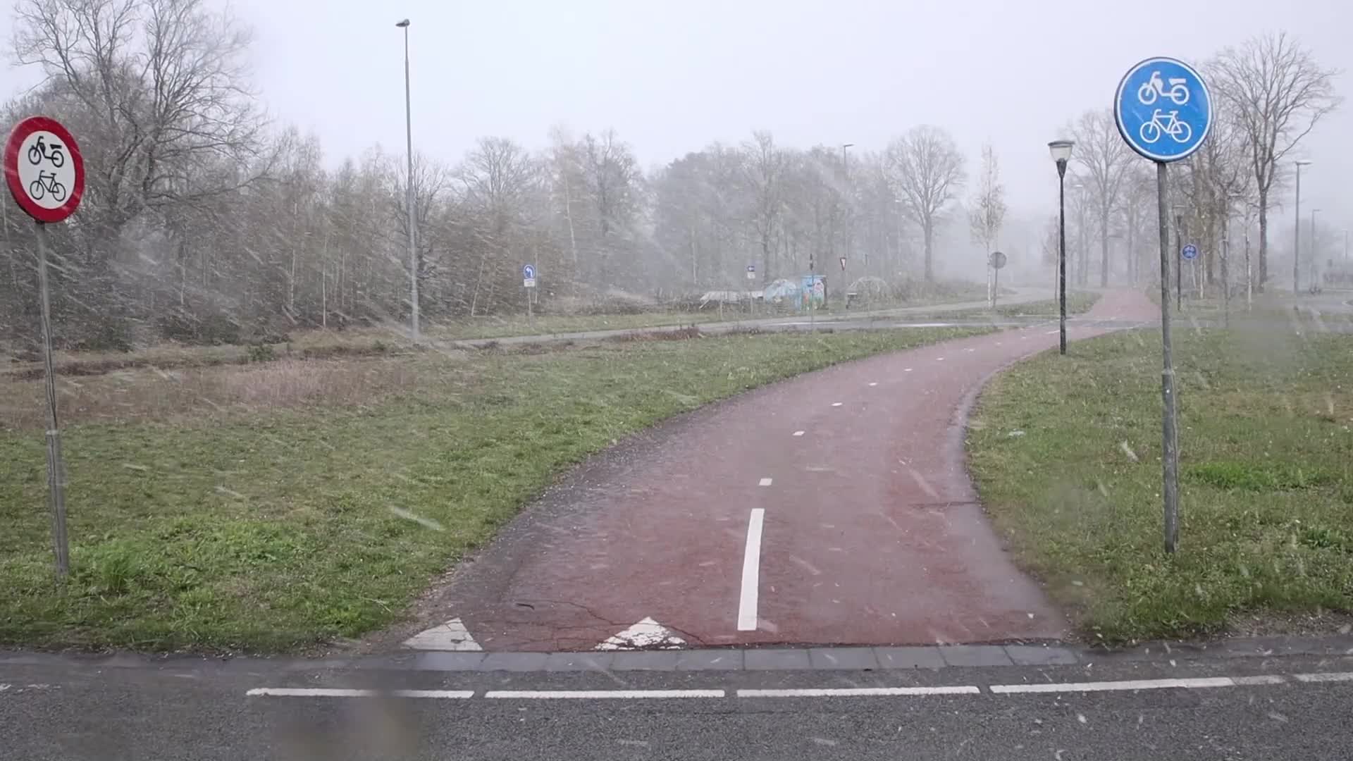 Snowfall in Netherlands during the Easter Monday
