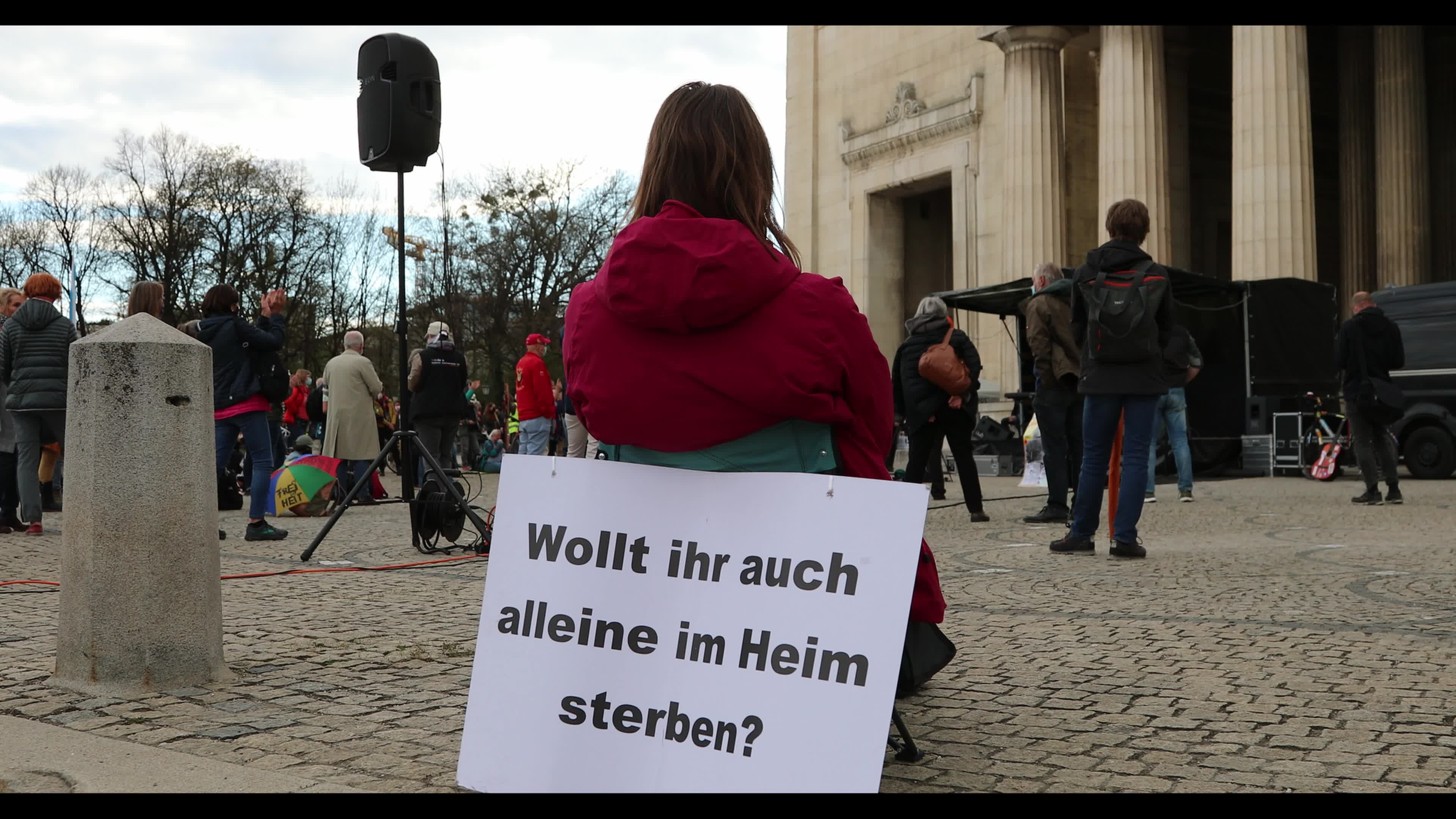 Hundreds lateral thinkers protest against the Lockdown in Munich, Germany