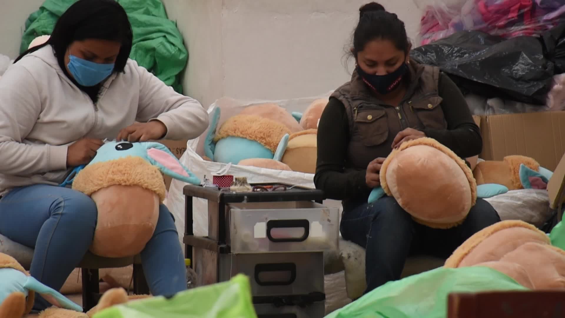 Production Of Teddy Bears For Valentine’s Day In Mexico