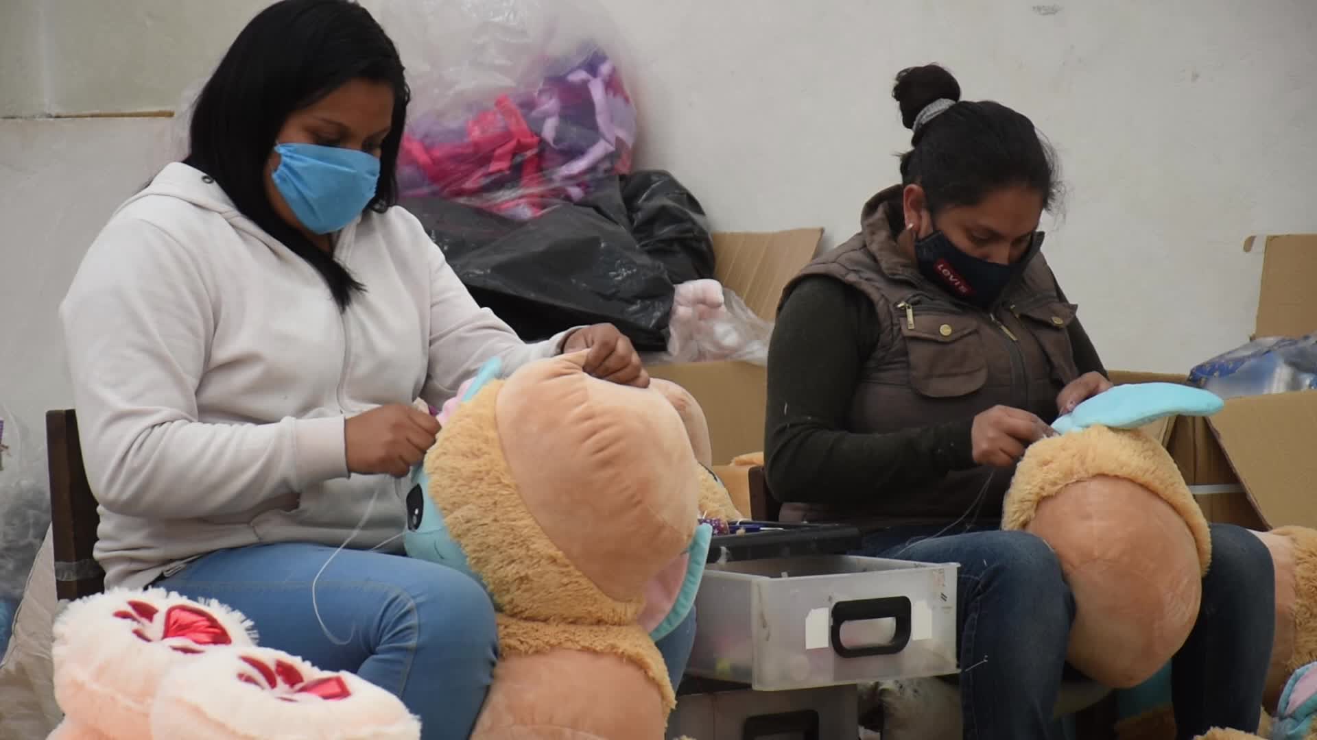 Production Of Teddy Bears For Valentine’s Day In Mexico