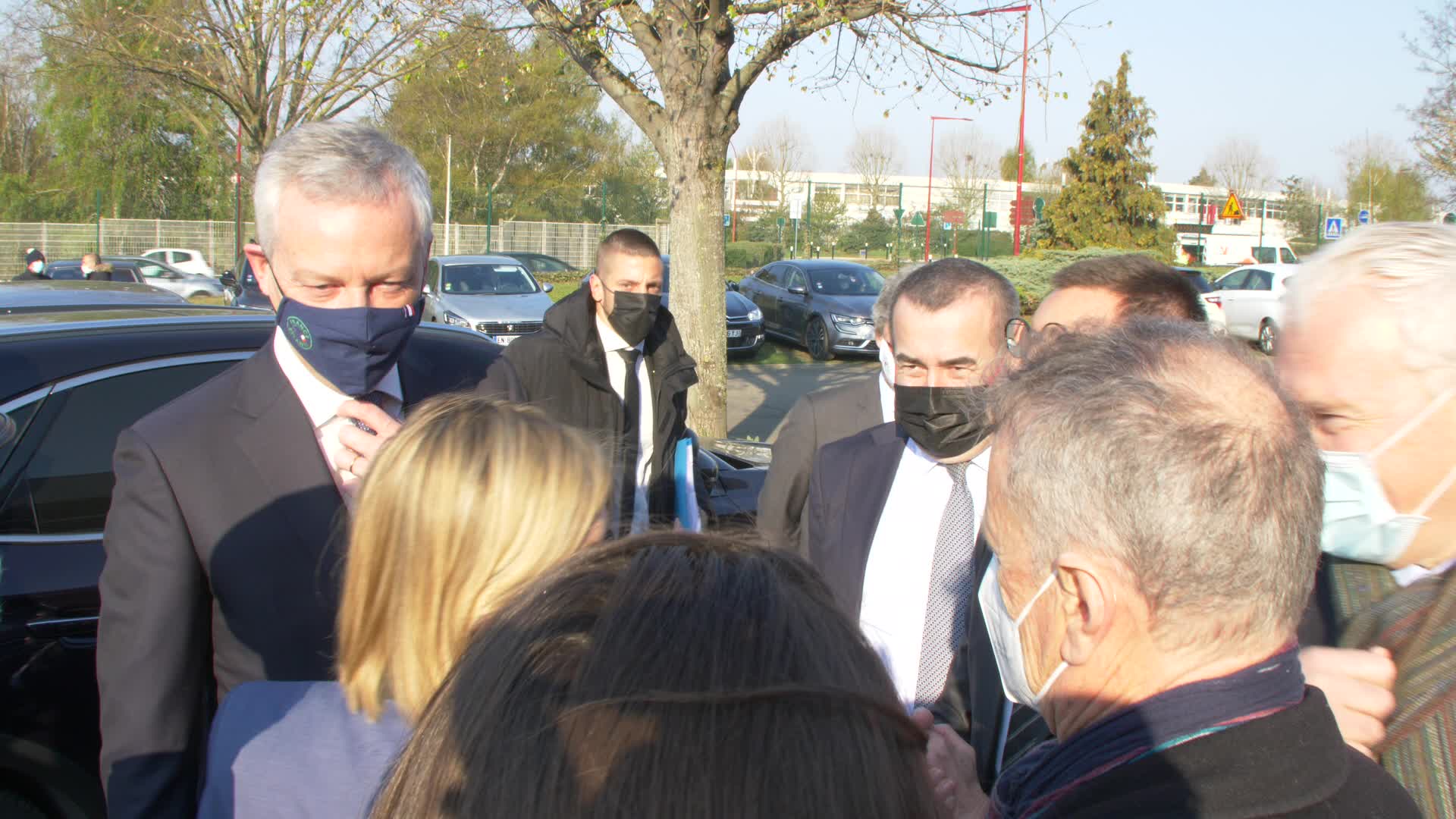 French government lined up in support of nuclear industry