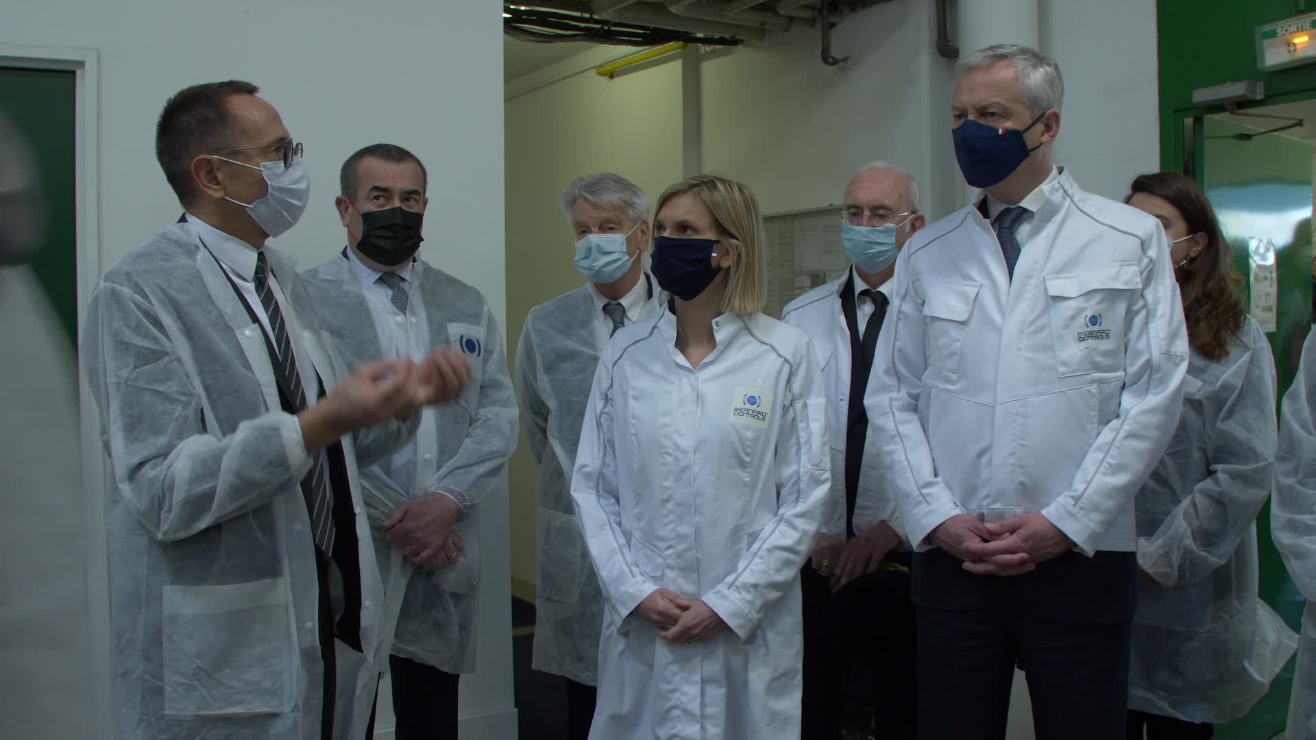 French government lined up in support of nuclear industry