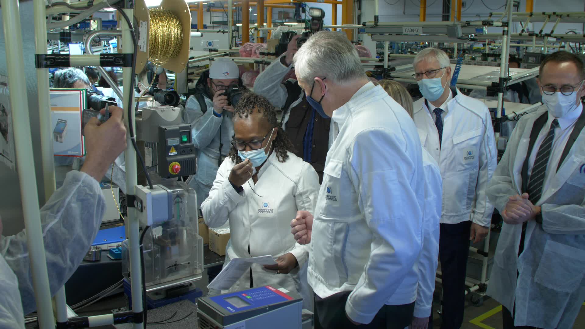 French government lined up in support of nuclear industry