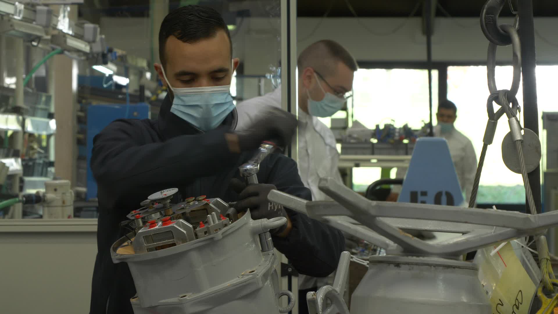 French government lined up in support of nuclear industry