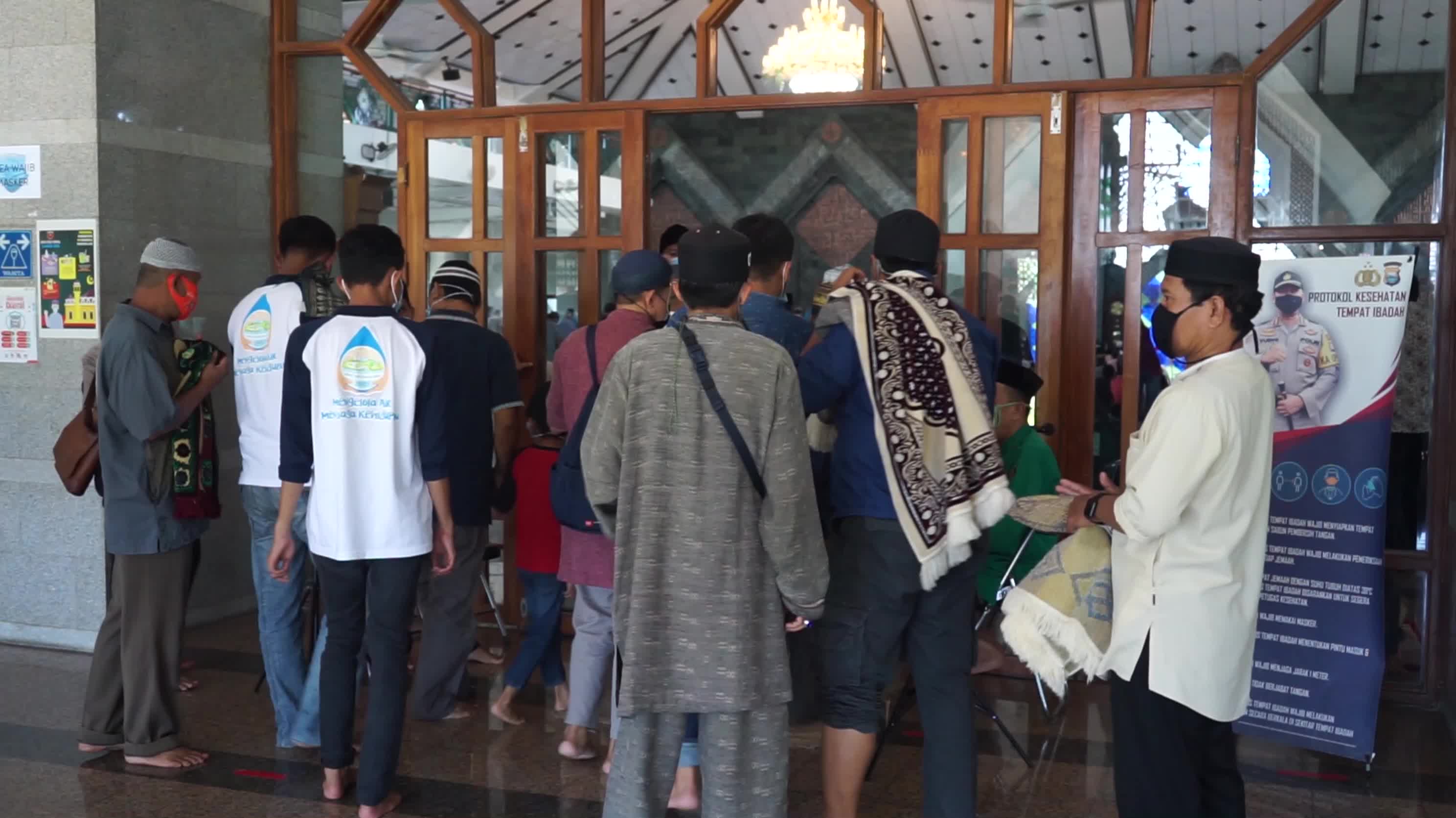 First friday prayer of Ramadan in Makassar