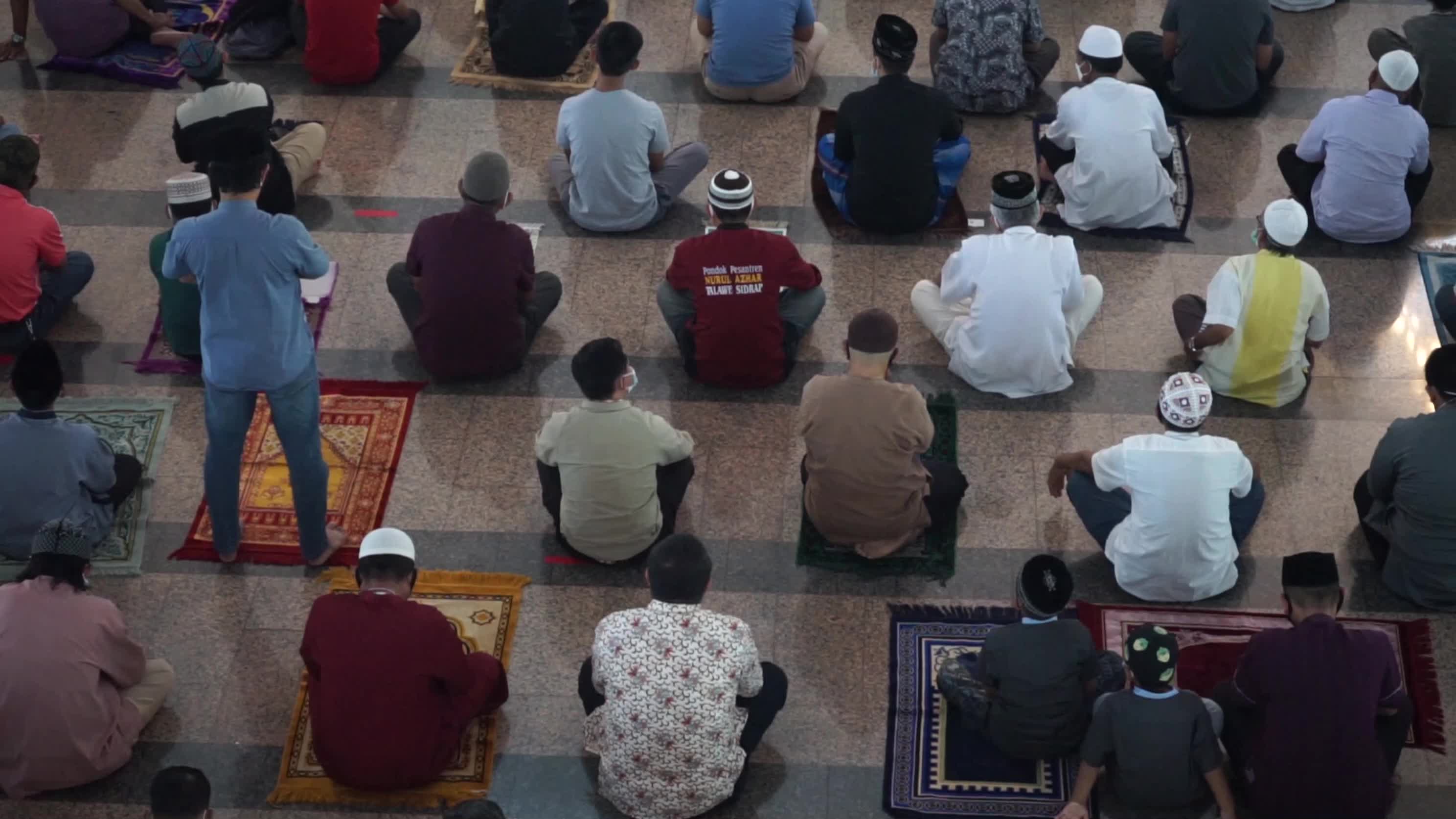 First friday prayer of Ramadan in Makassar