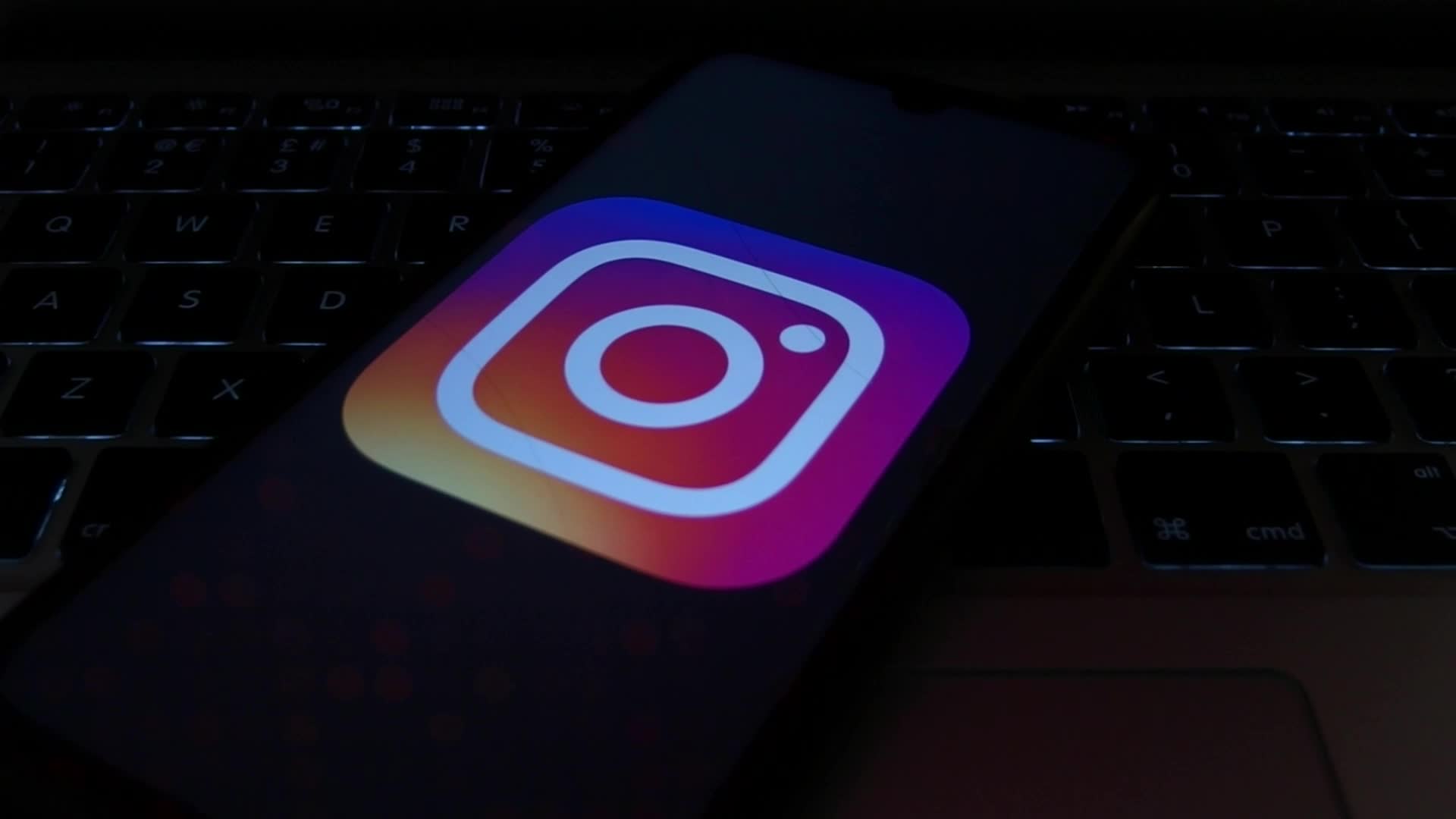 Instagram Video Illustration