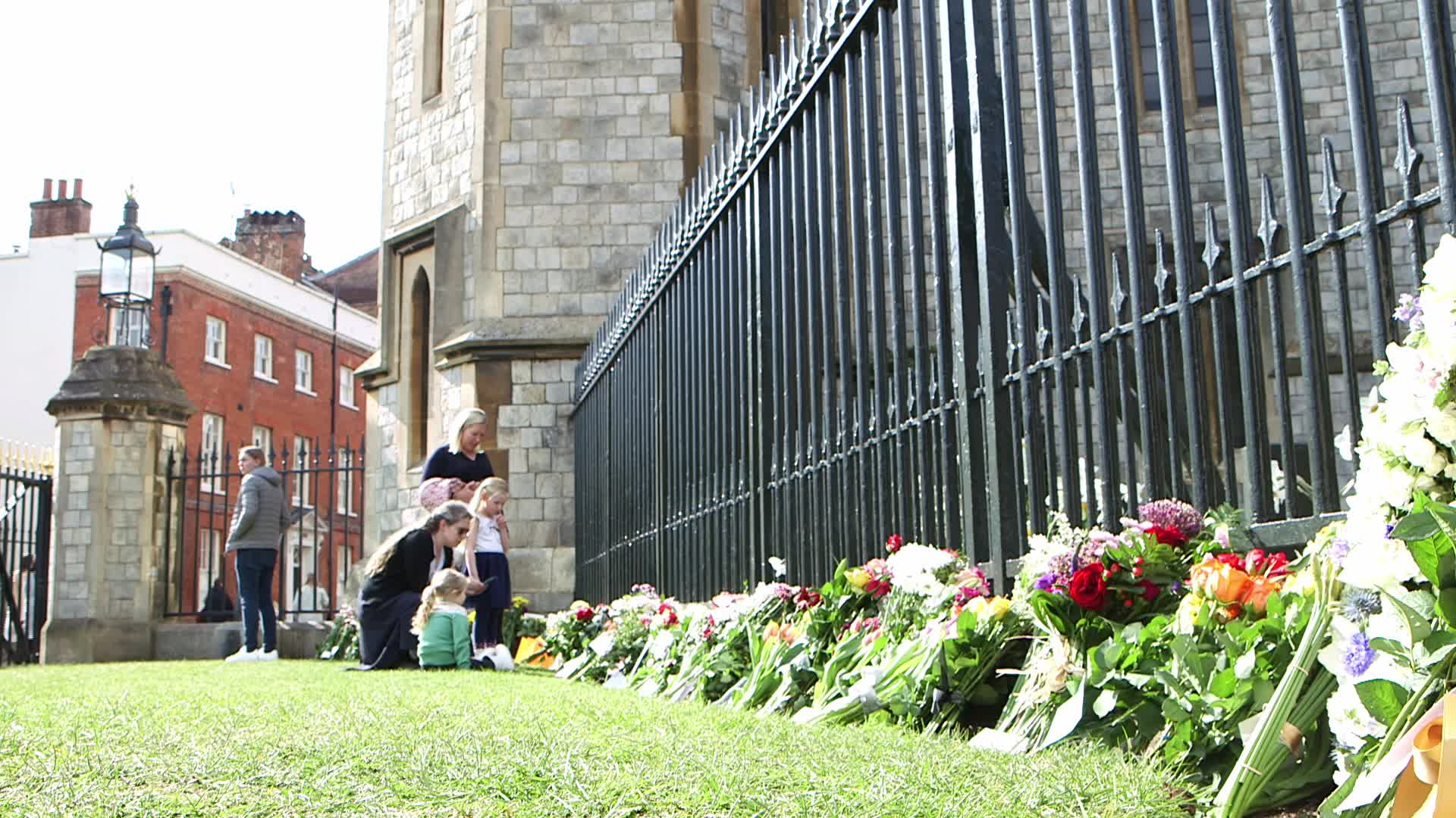 People pay tribute to Prince Philip at Windsor