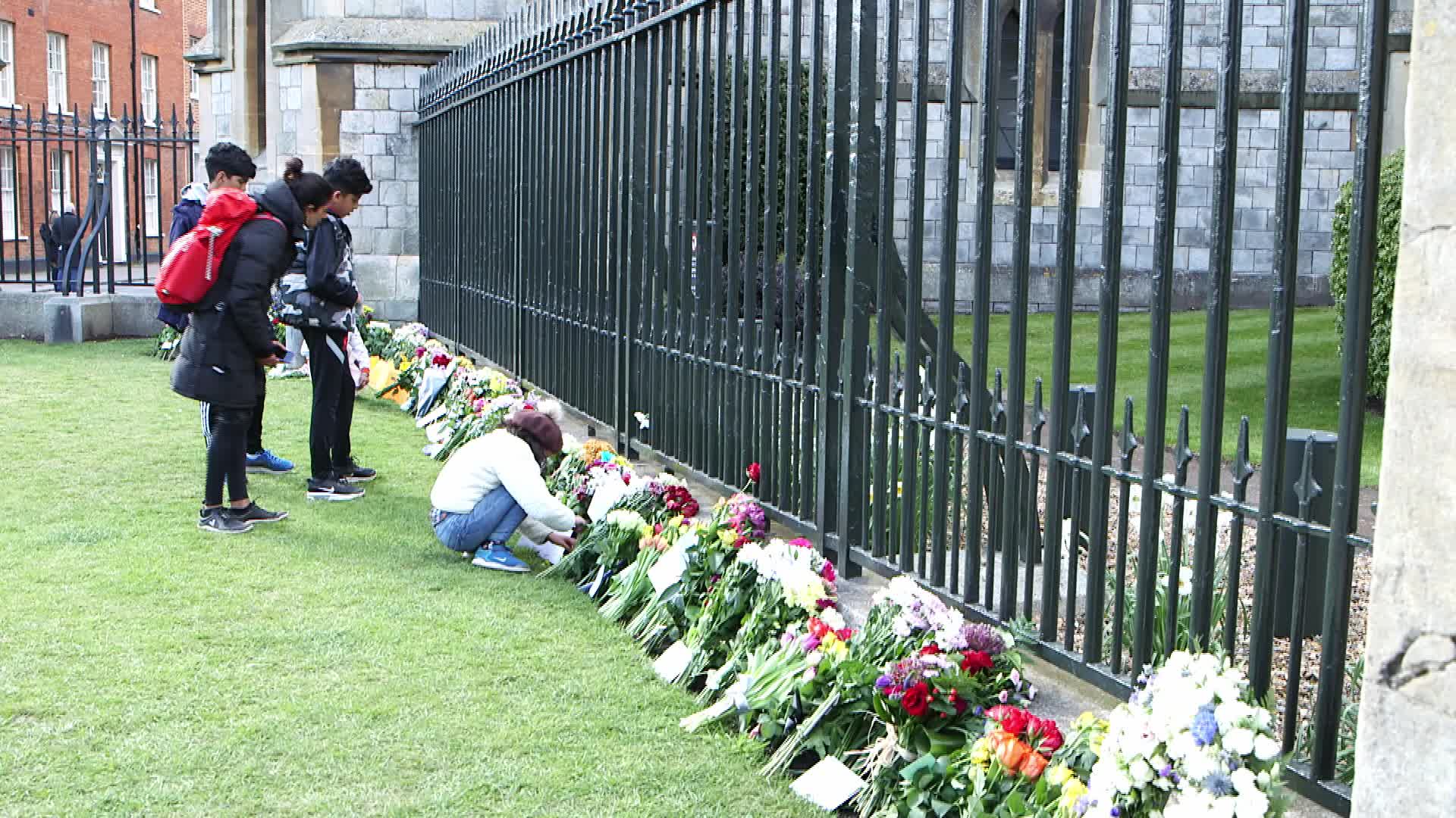 People pay tribute to Prince Philip at Windsor