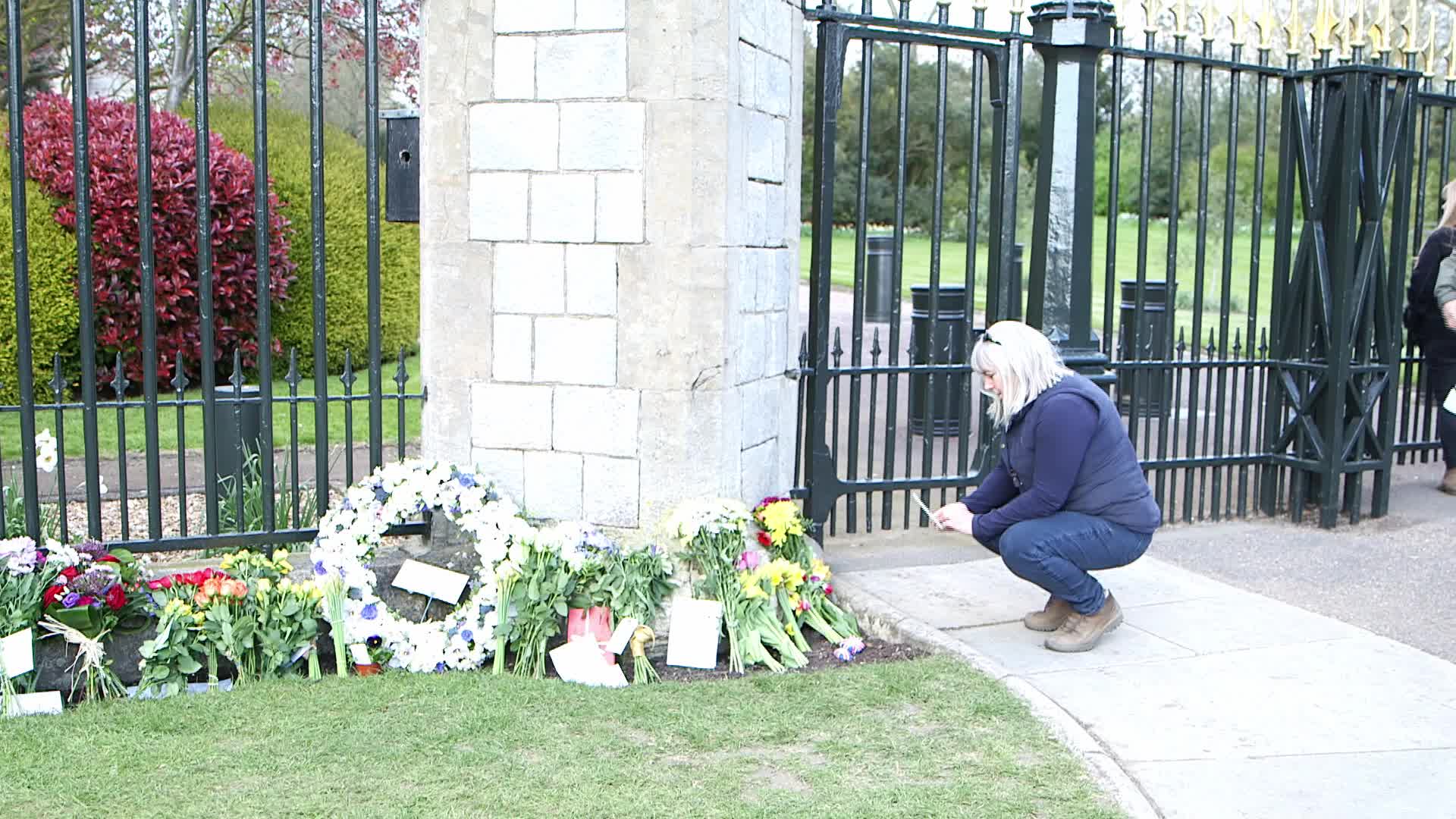 People pay tribute to Prince Philip at Windsor