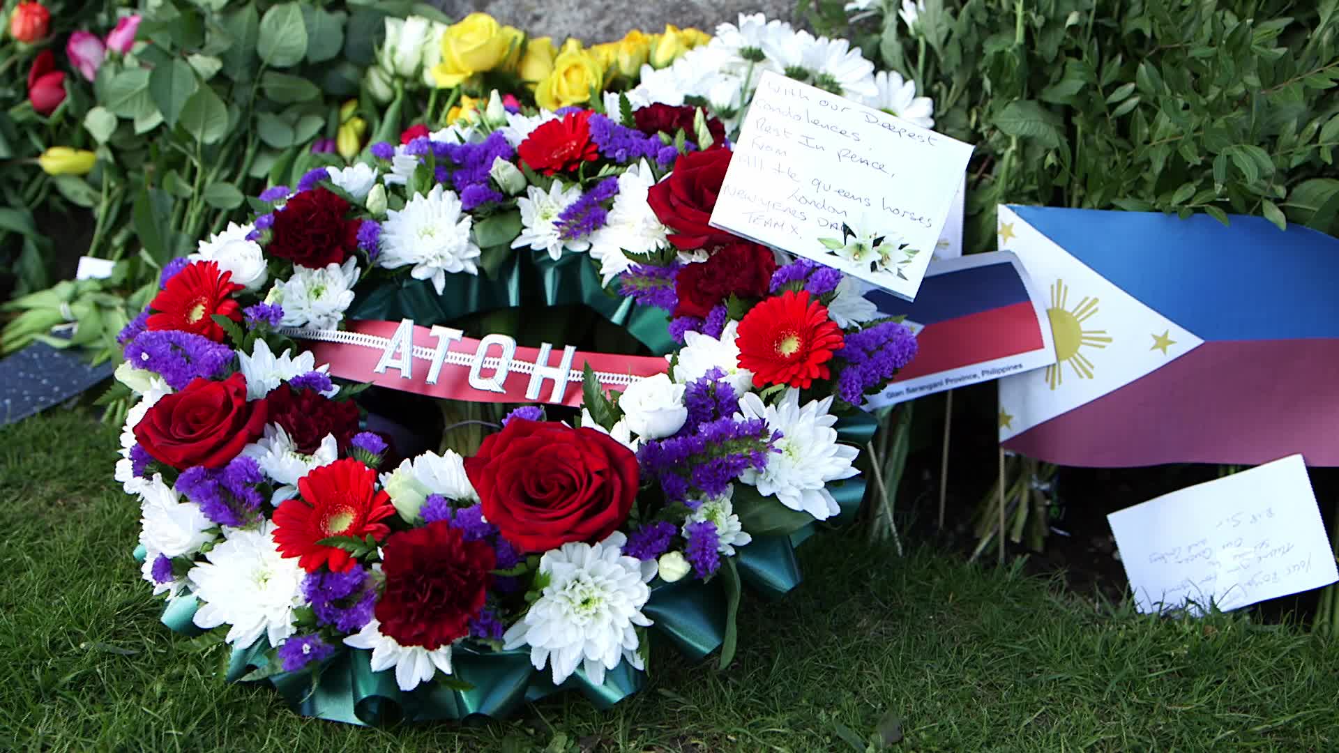 People pay tribute to Prince Philip at Windsor