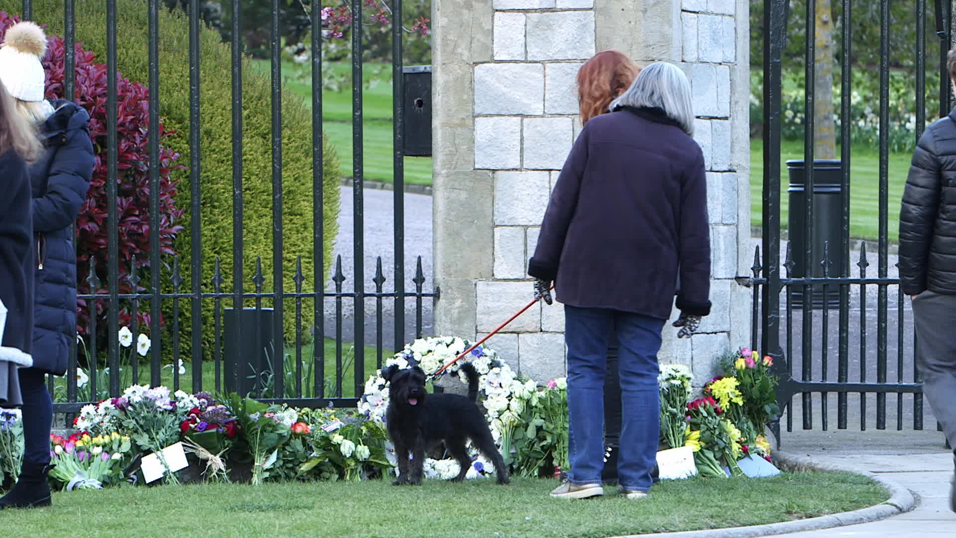 People pay tribute to Prince Philip at Windsor
