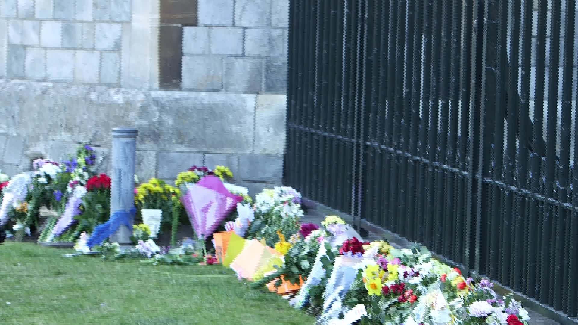 People pay tribute to Prince Philip at Windsor