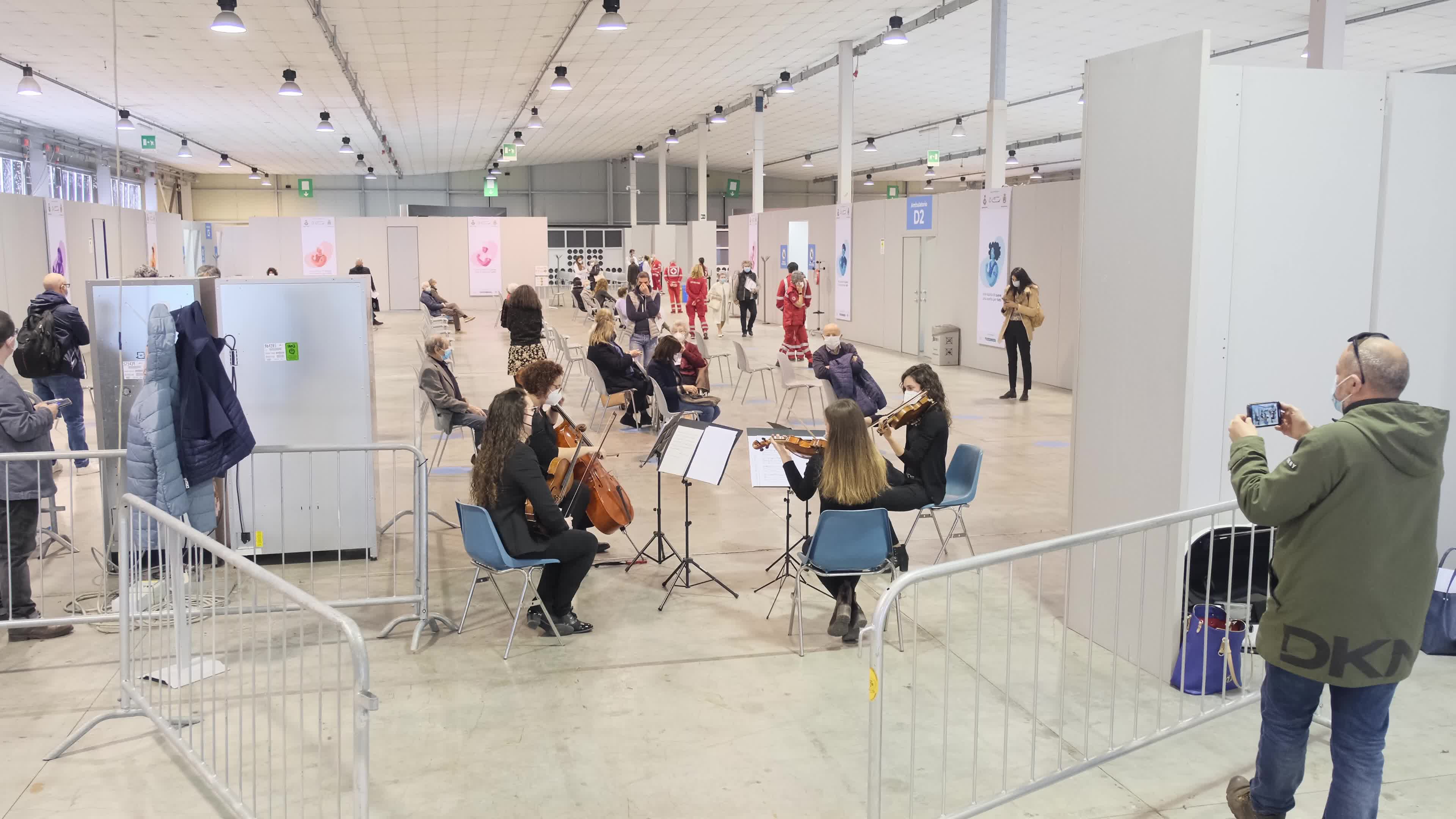 Concert of the Philharmonic Academy of Camposampiero for the elderly vaccianti at the Padua Fair