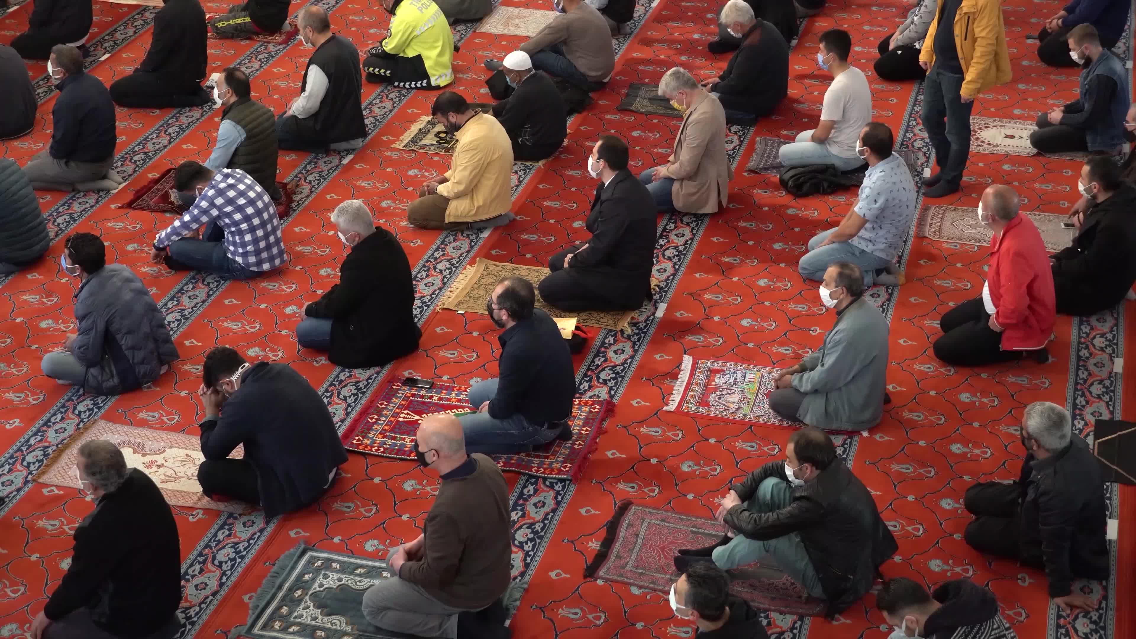 First Friday prayer of Ramadan in Turkey