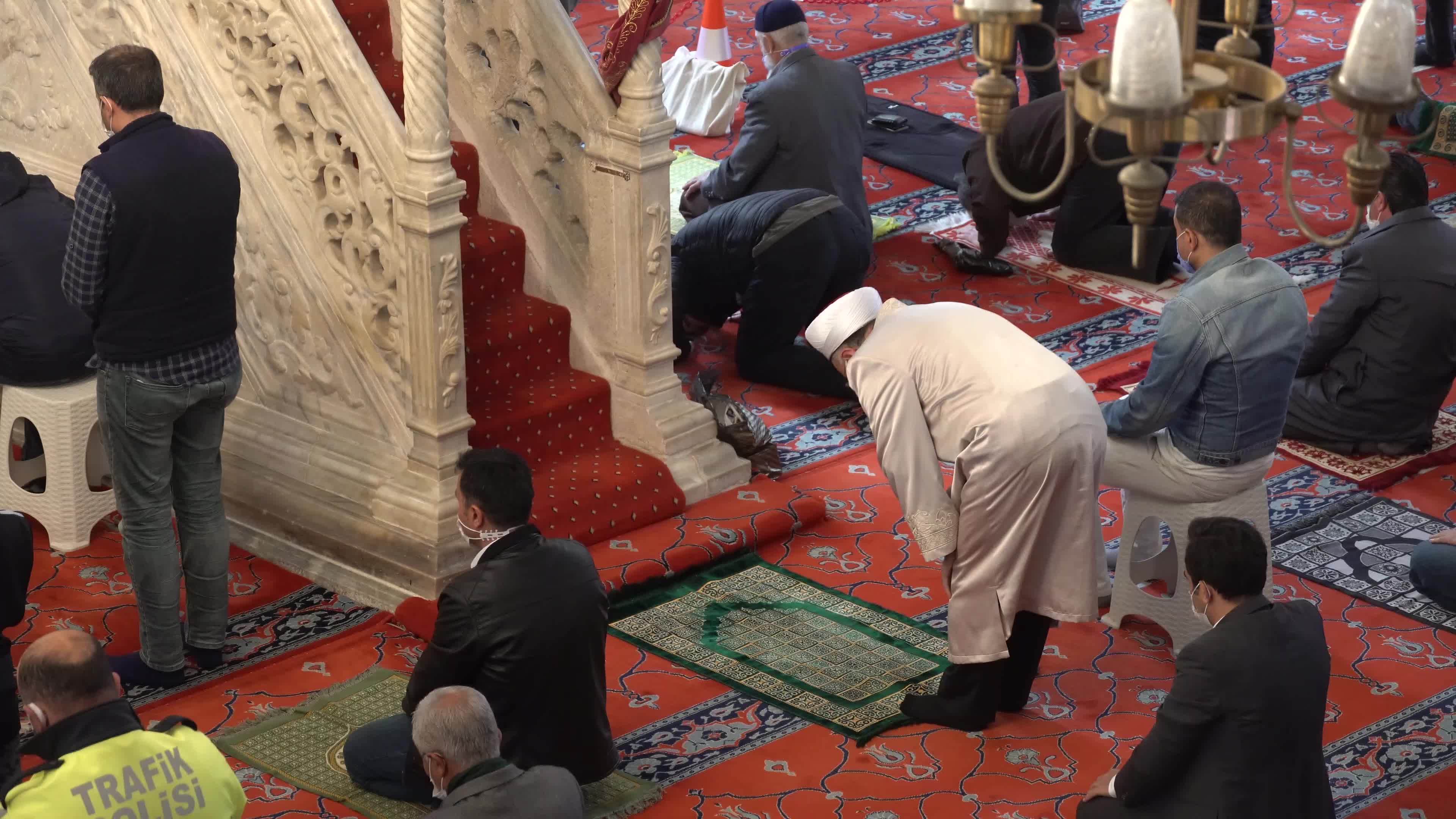 First Friday prayer of Ramadan in Turkey 