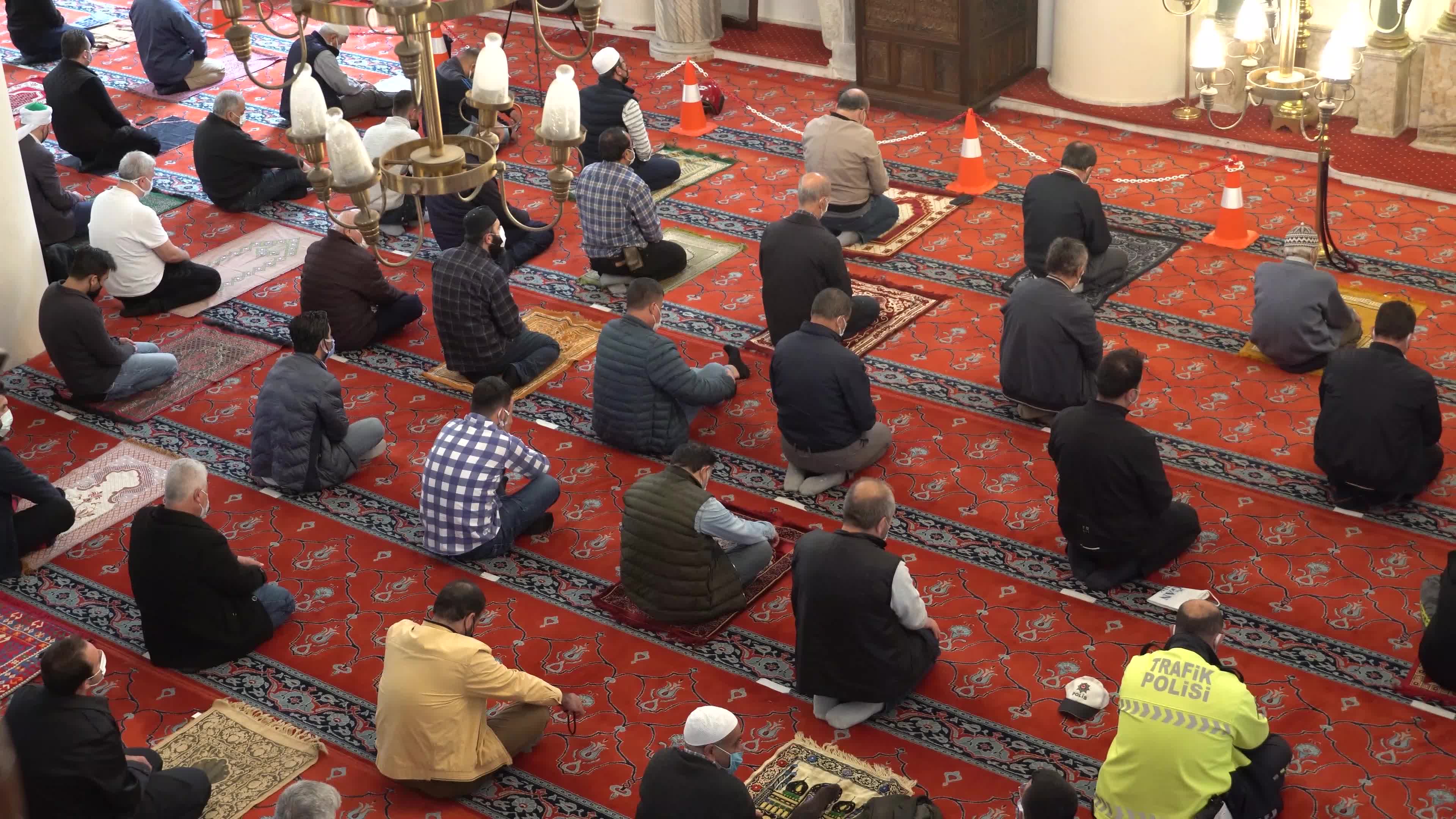 First Friday prayer of Ramadan in Turkey