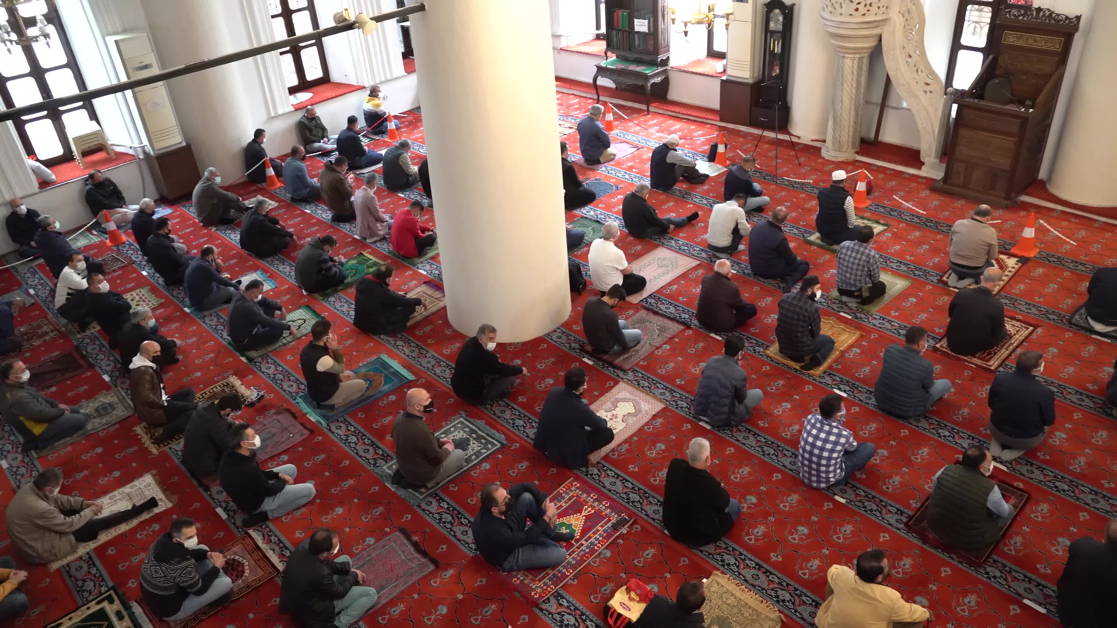 First Friday prayer of Ramadan in Turkey