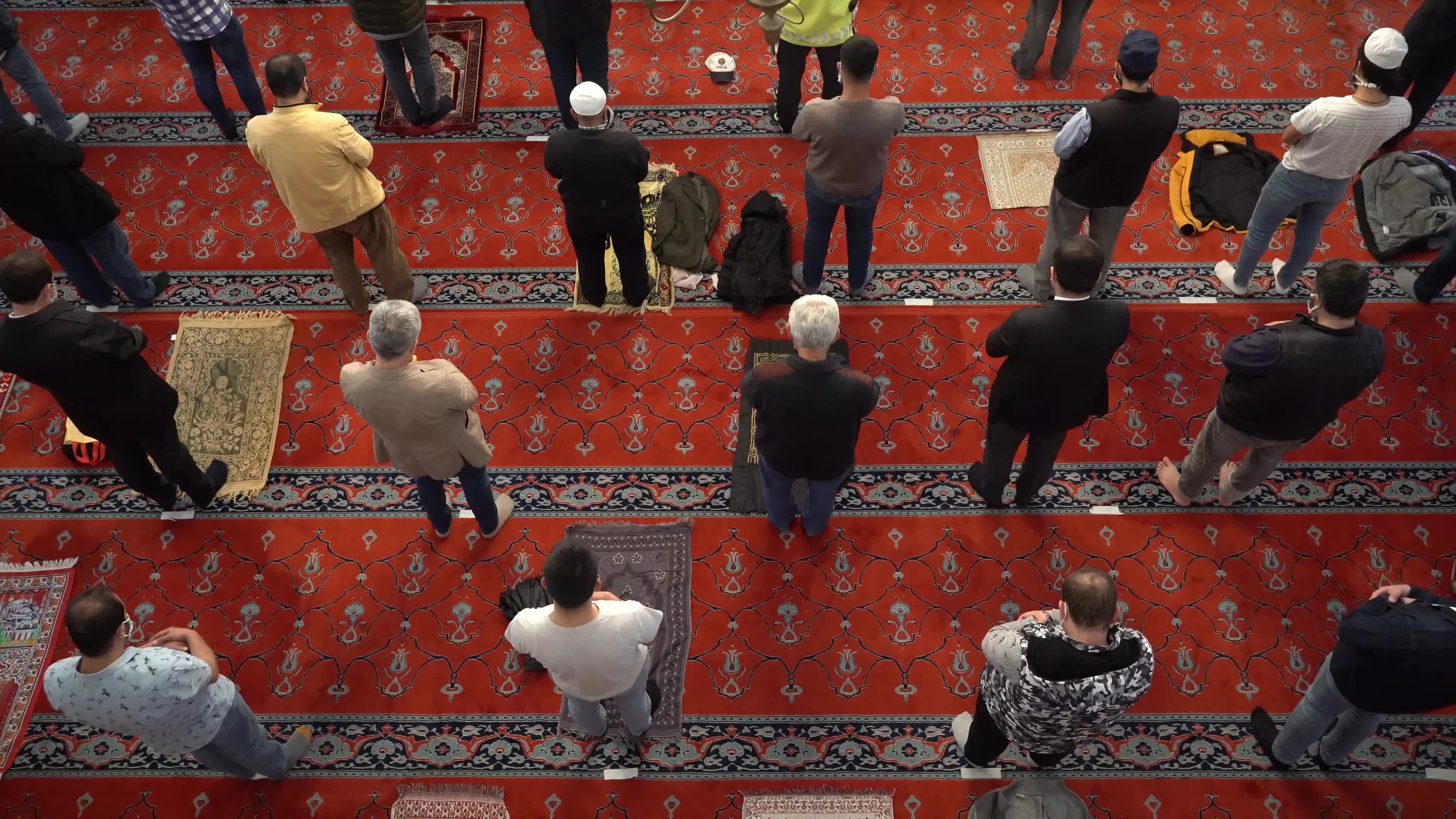 First Friday prayer of Ramadan in Turkey 