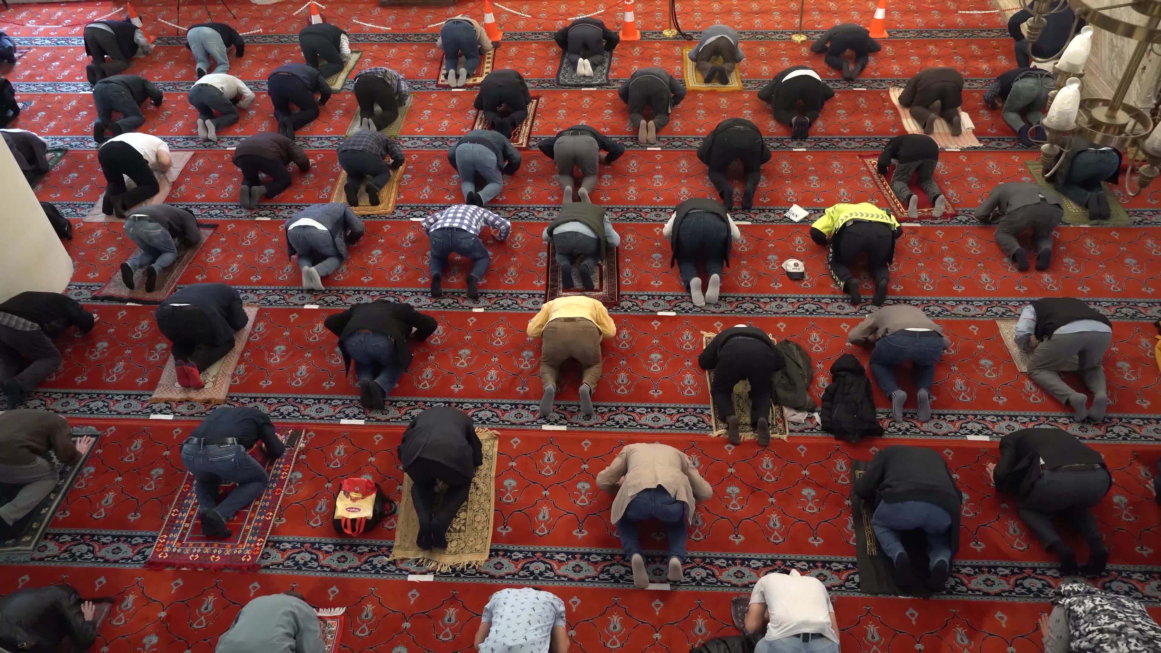 First Friday prayer of Ramadan in Turkey 