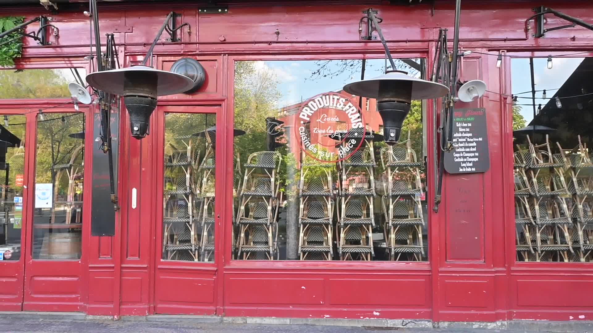 Restaurant closed in Paris amid the Covid-19 pandemic