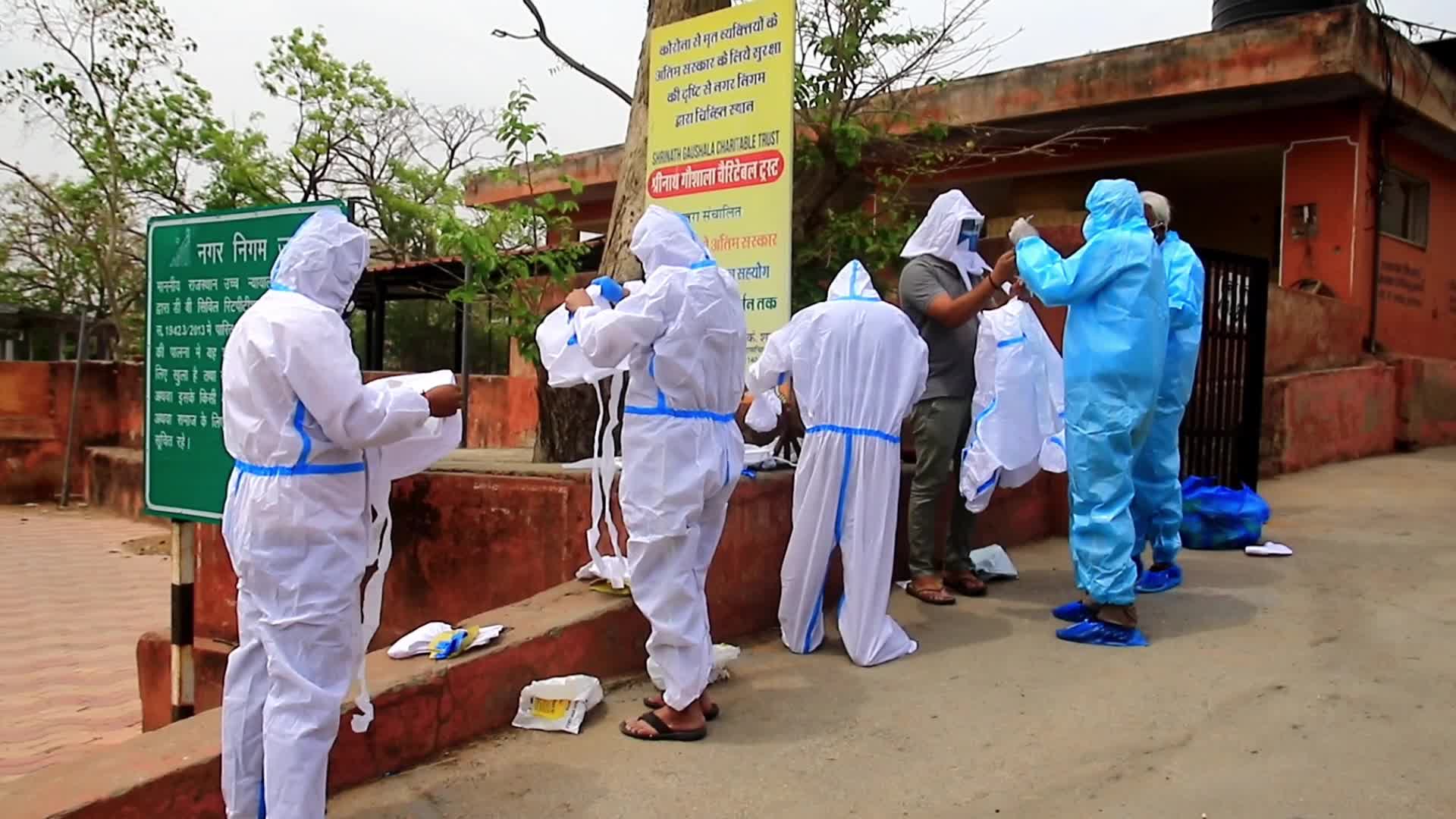Cremation of Covid-19 deaths in Jaipur, India