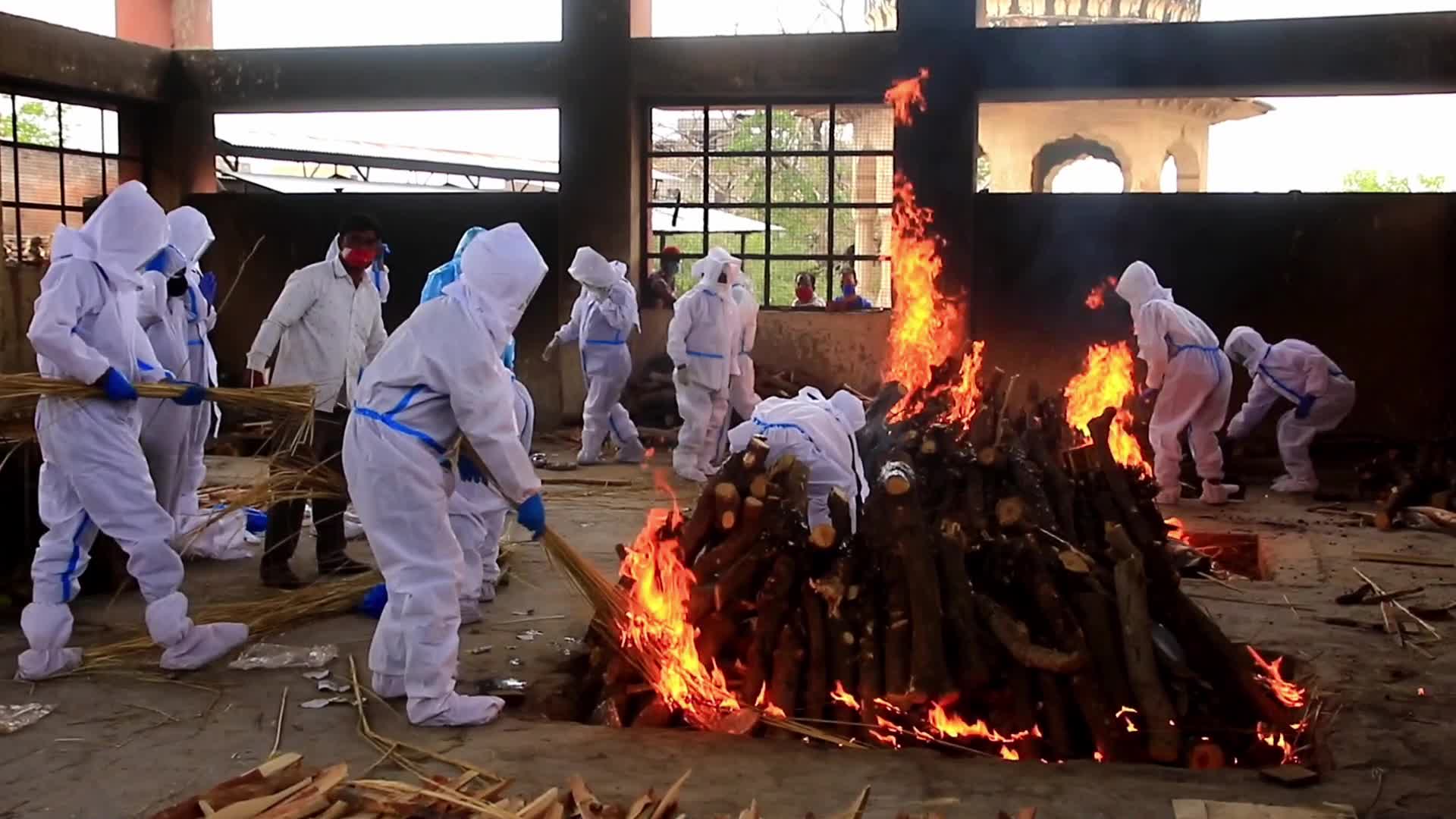 Cremation of Covid-19 deaths in Jaipur, India