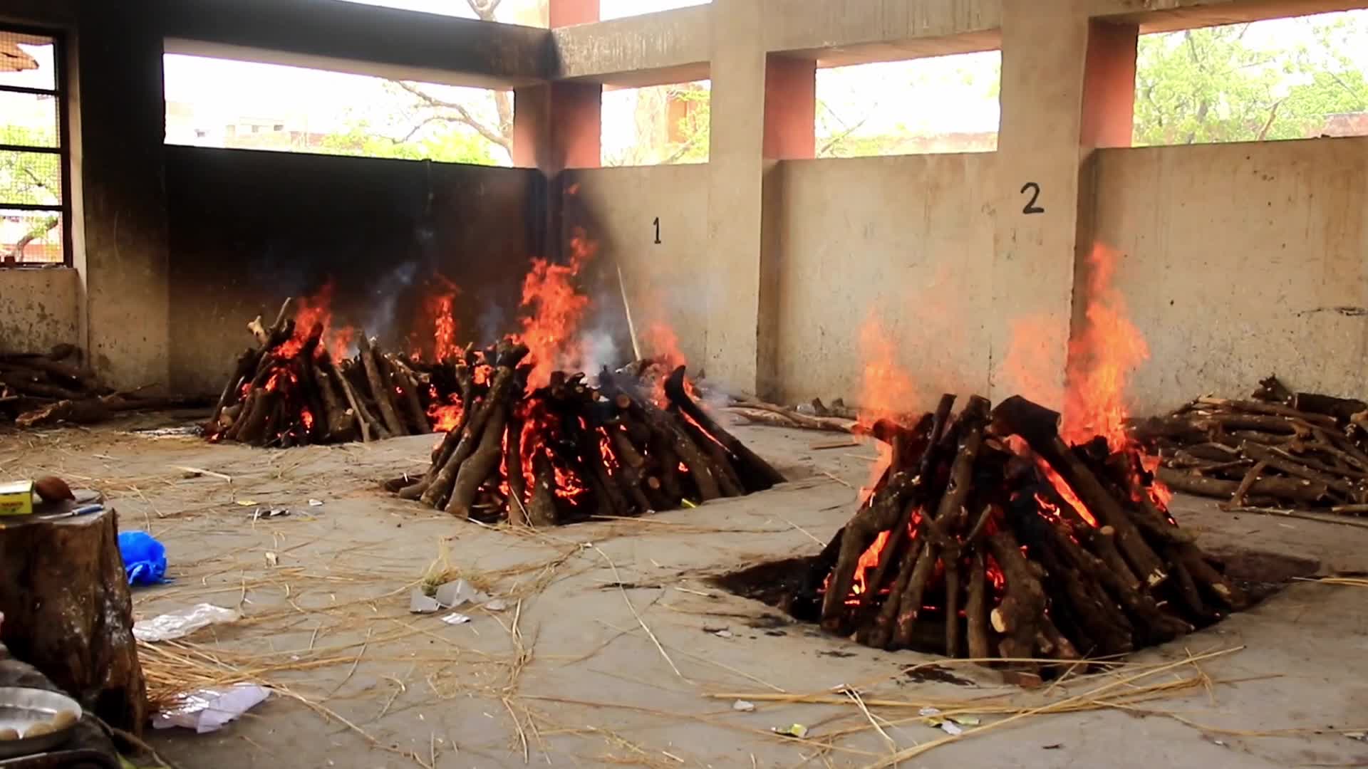 Cremation of Covid-19 deaths in Jaipur, India